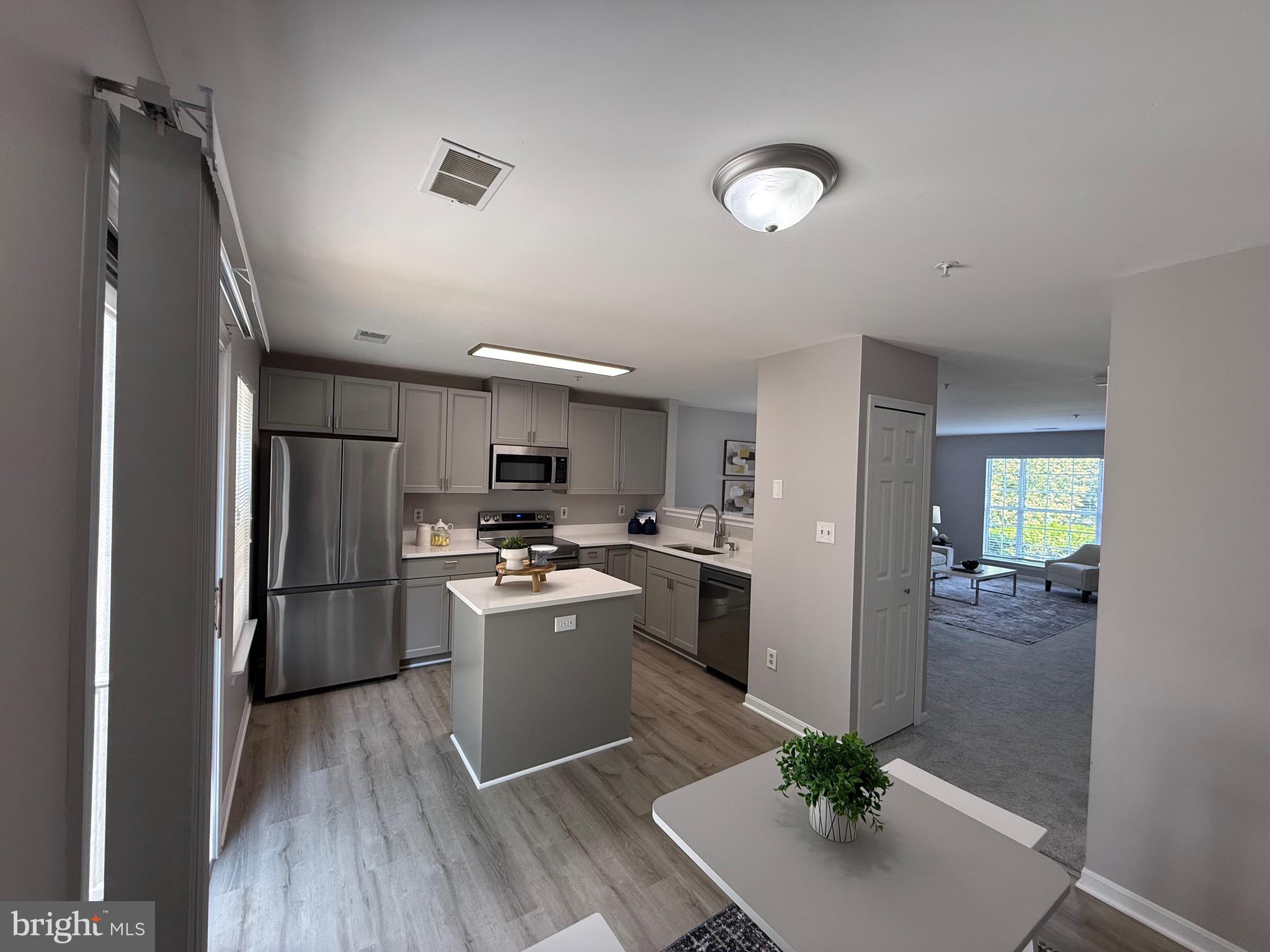 CEDAR GROVE AT CROFTON - Residential