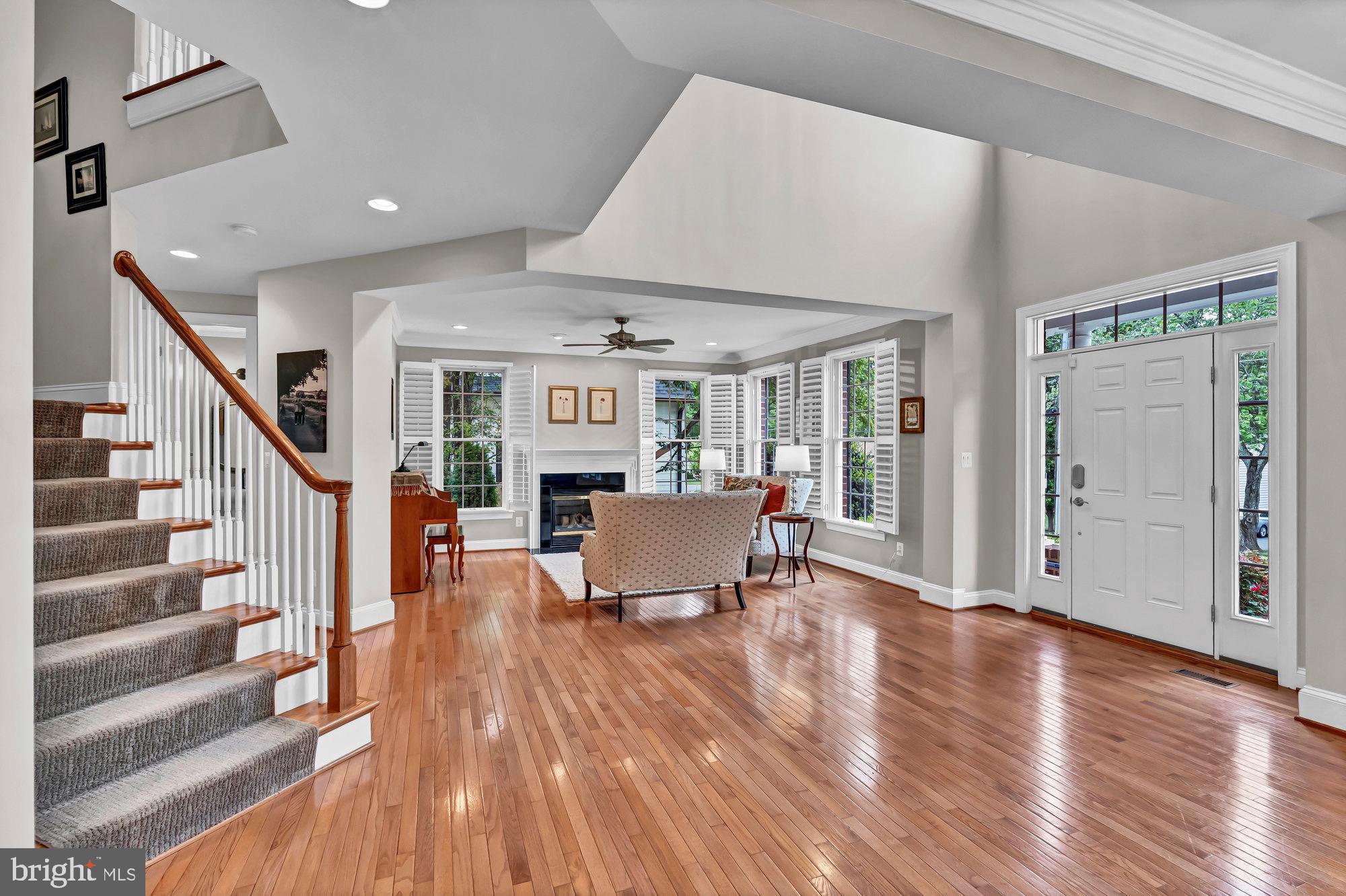 VIENNA WOODS - Residential