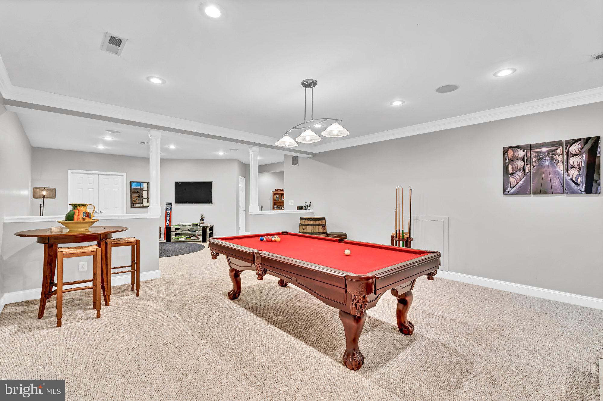 VIENNA WOODS - Residential