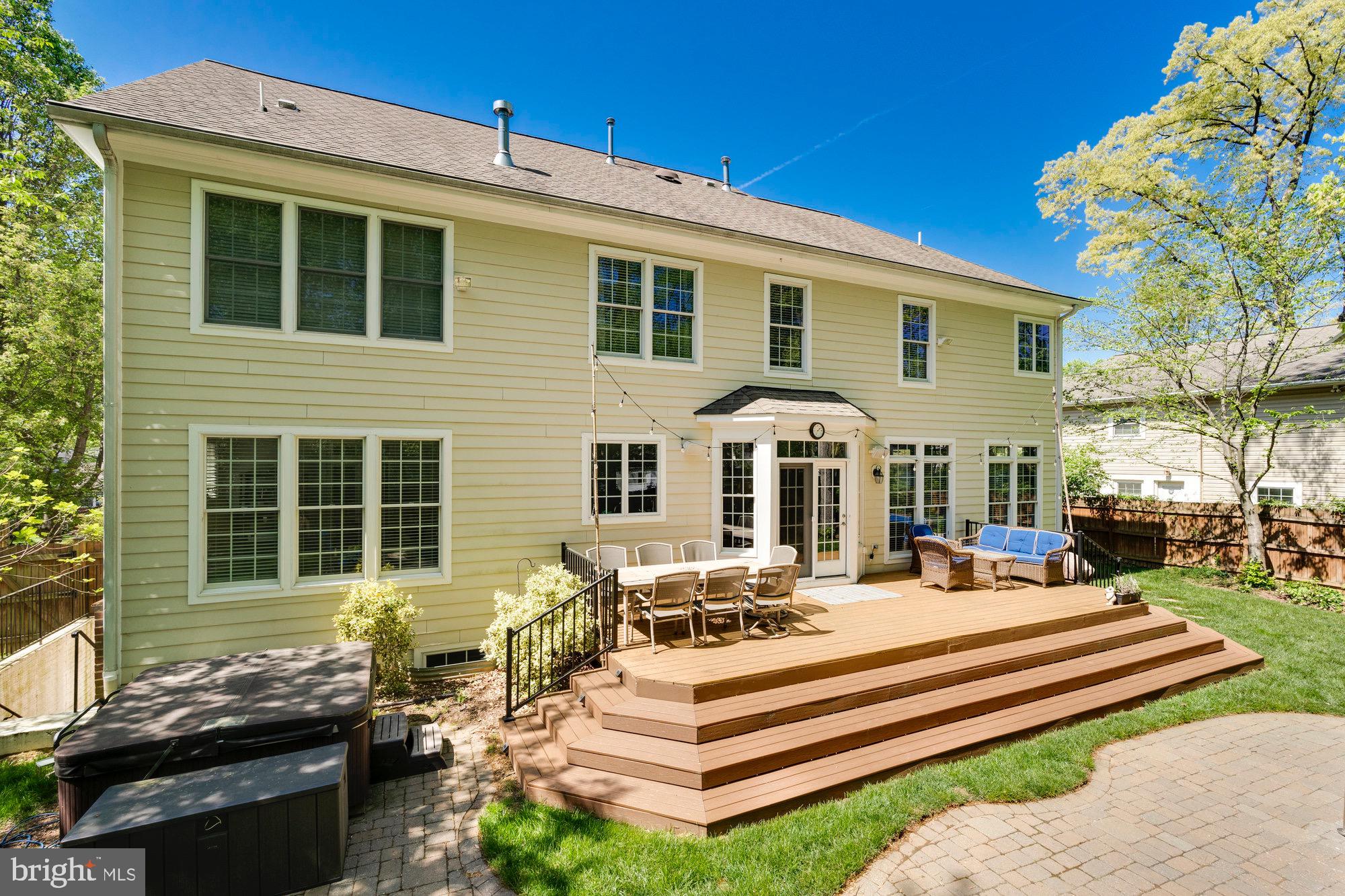 VIENNA WOODS - Residential