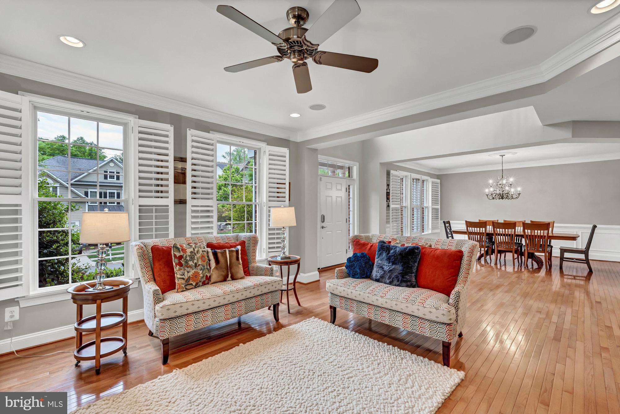 VIENNA WOODS - Residential