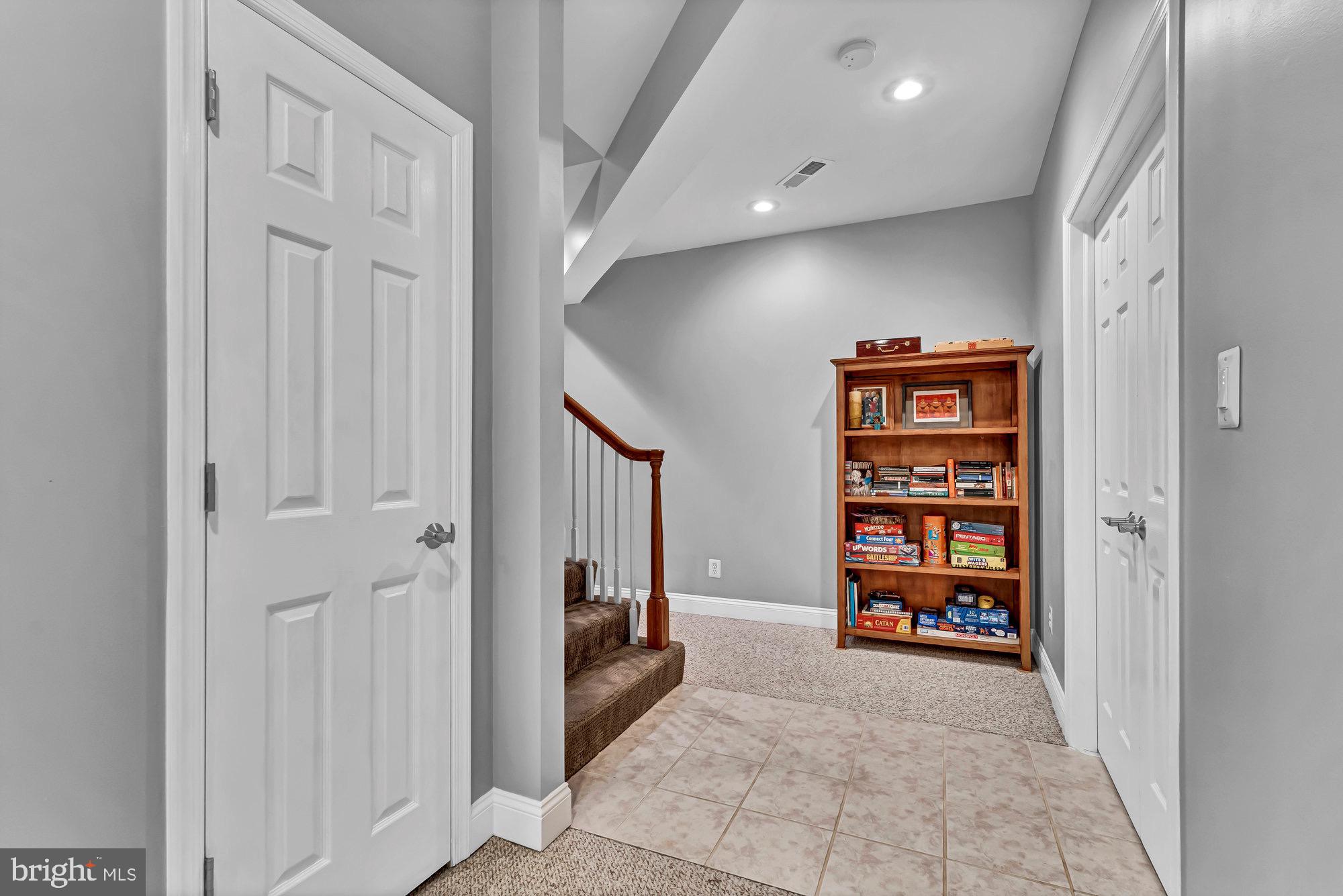 VIENNA WOODS - Residential