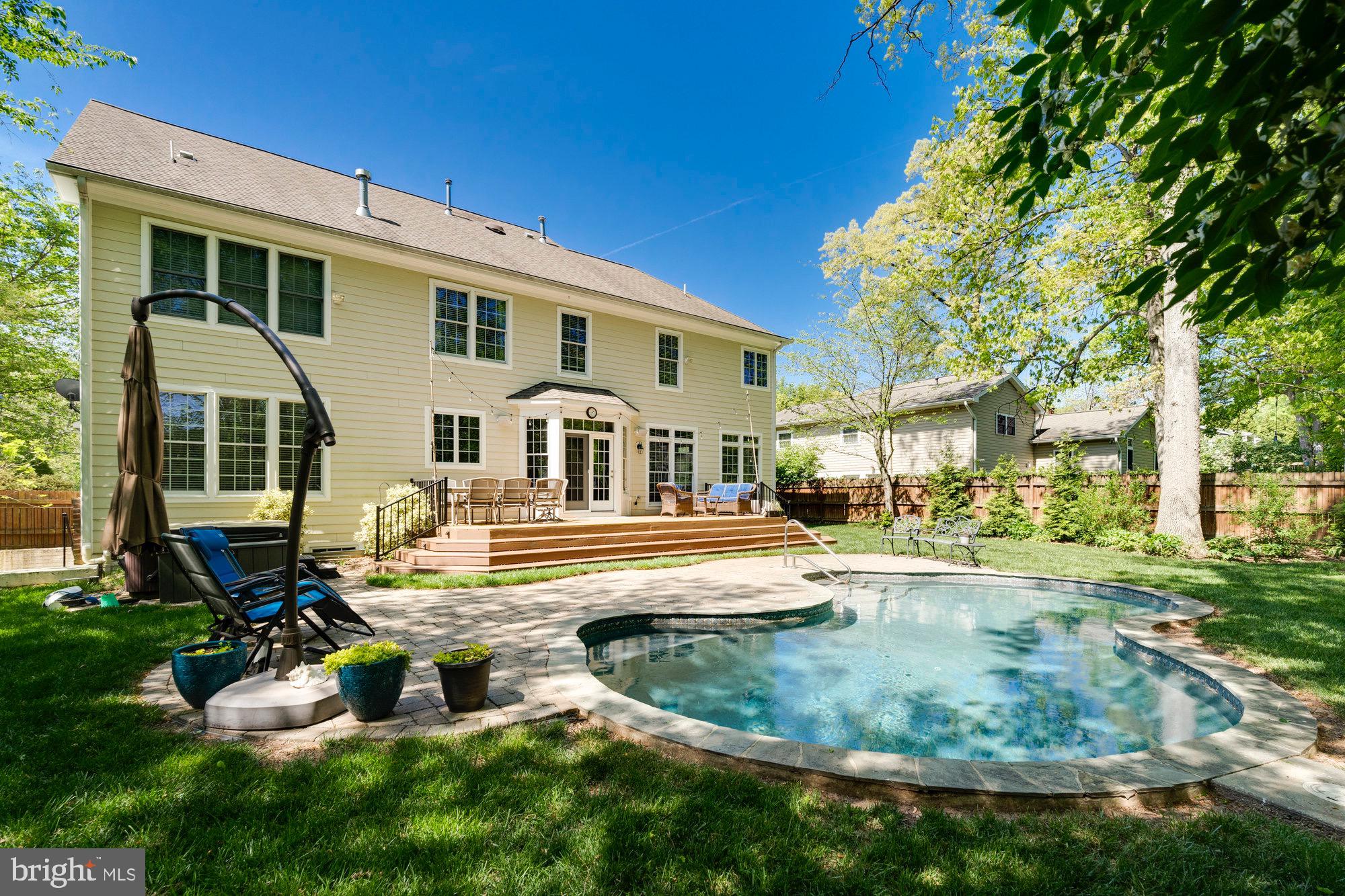 VIENNA WOODS - Residential