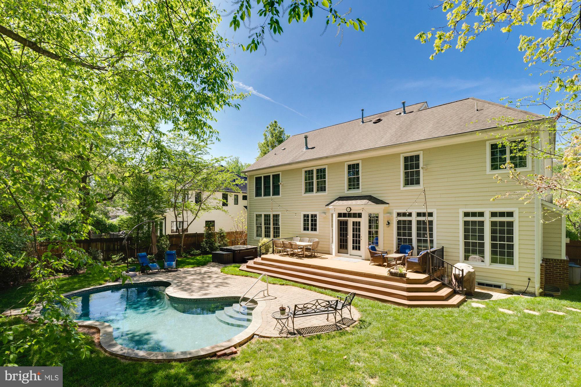 VIENNA WOODS - Residential