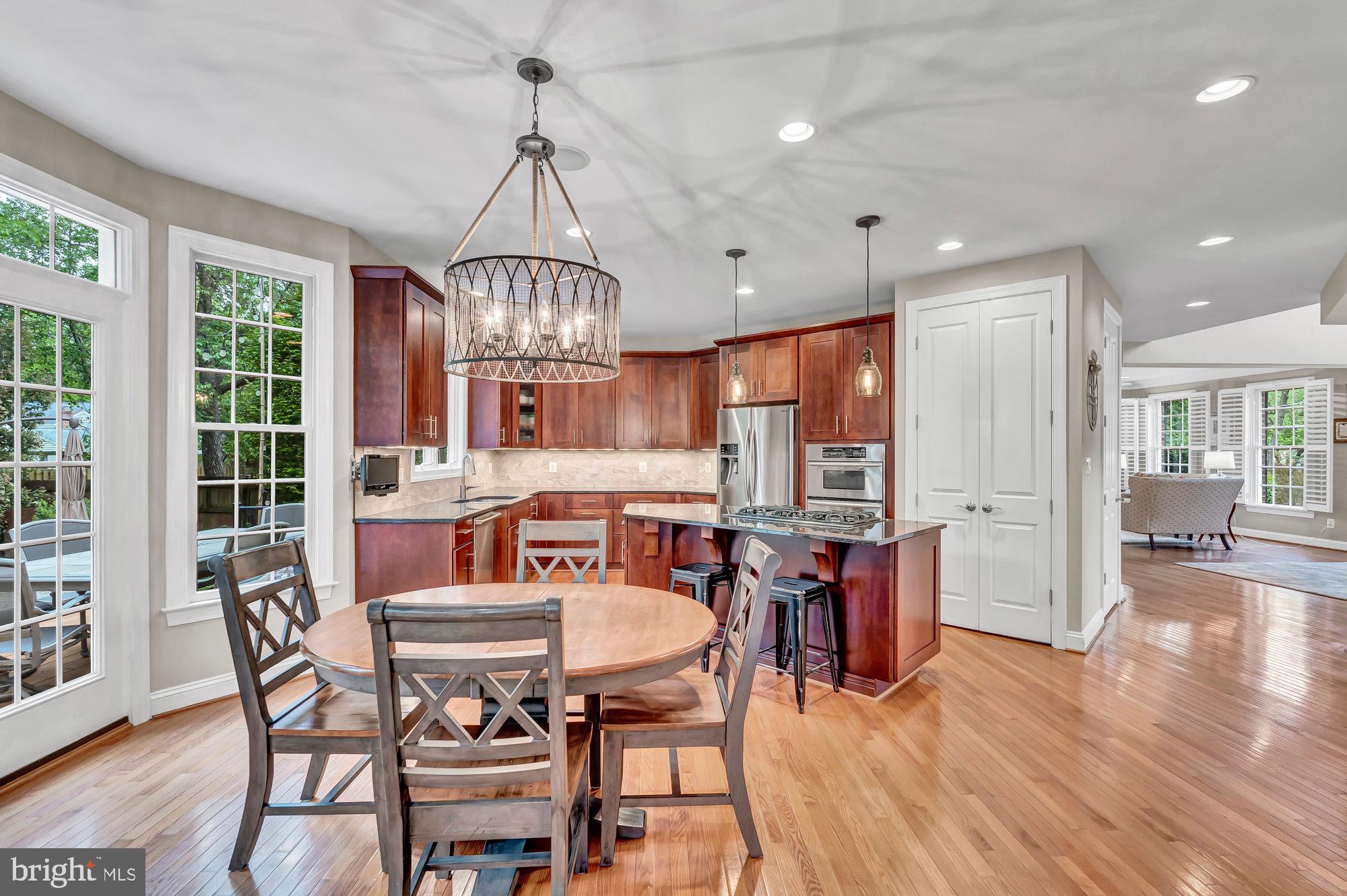 VIENNA WOODS - Residential