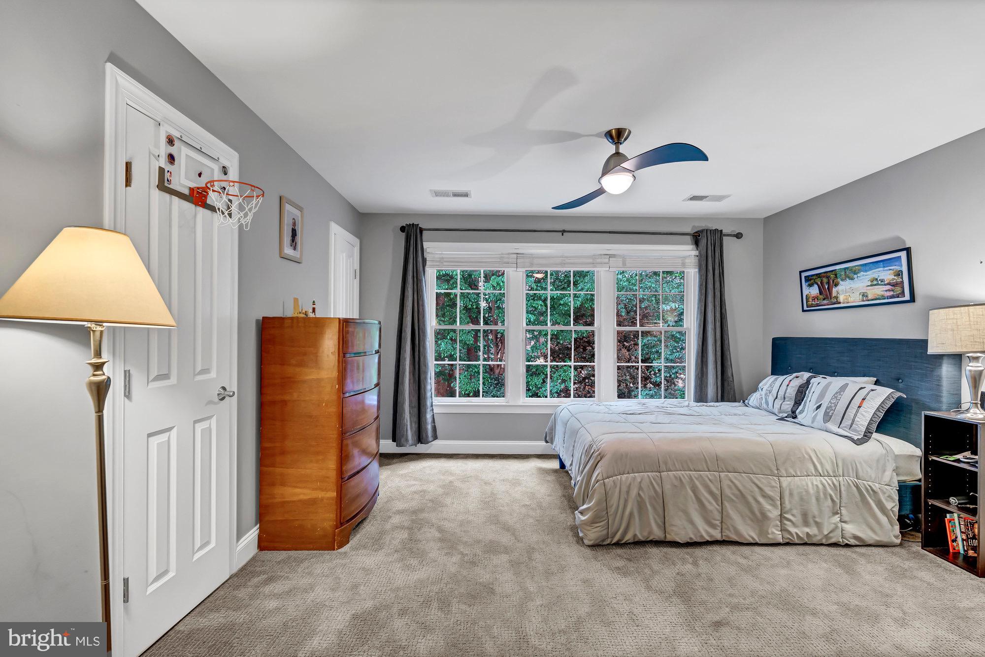 VIENNA WOODS - Residential