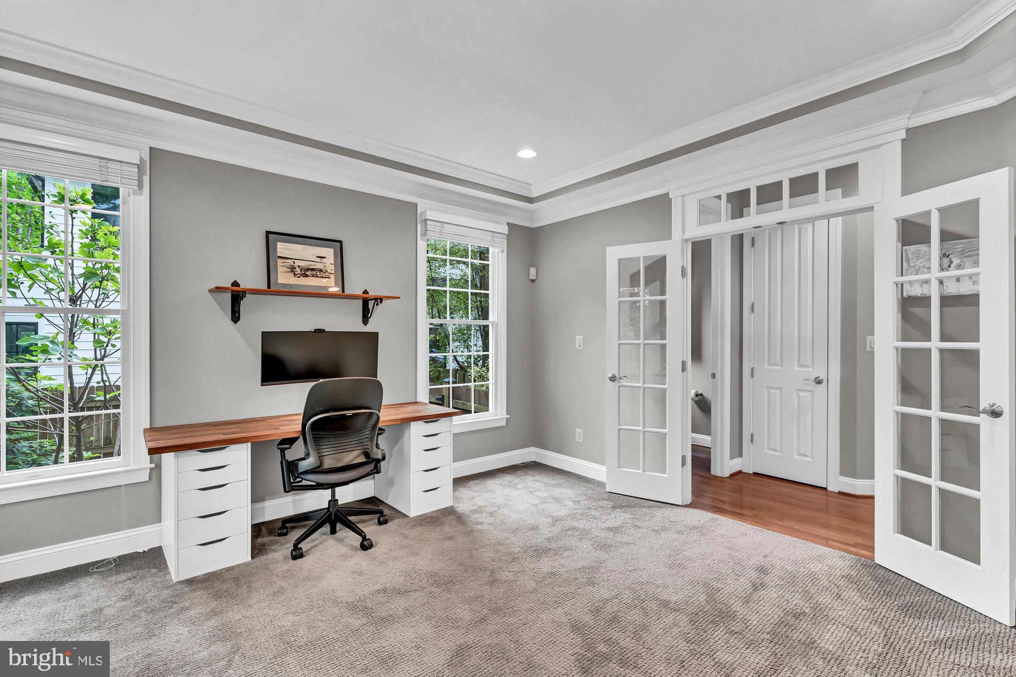 VIENNA WOODS - Residential