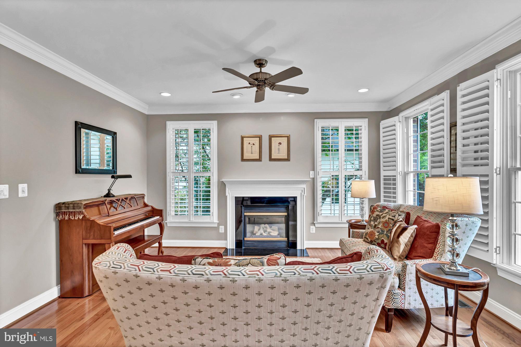 VIENNA WOODS - Residential