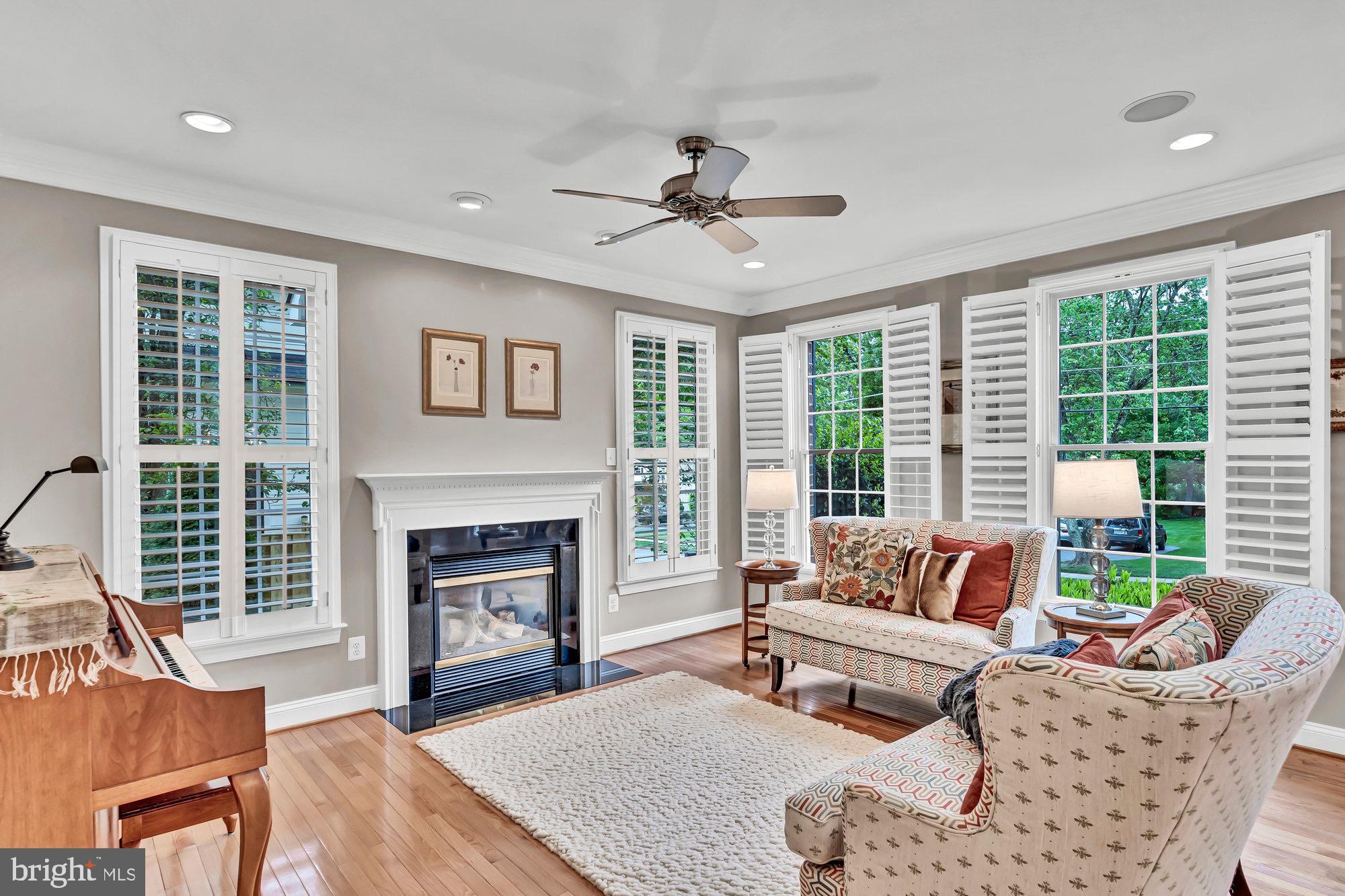 VIENNA WOODS - Residential