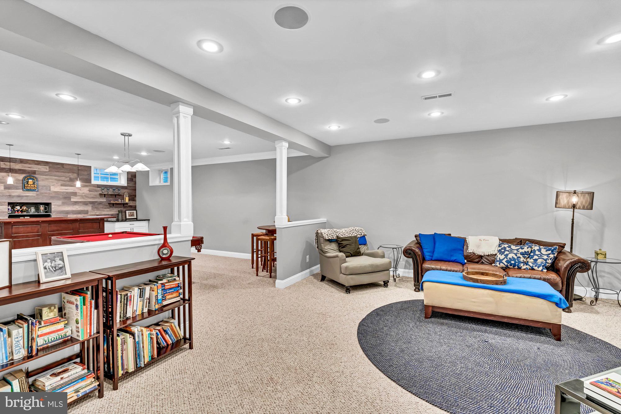 VIENNA WOODS - Residential