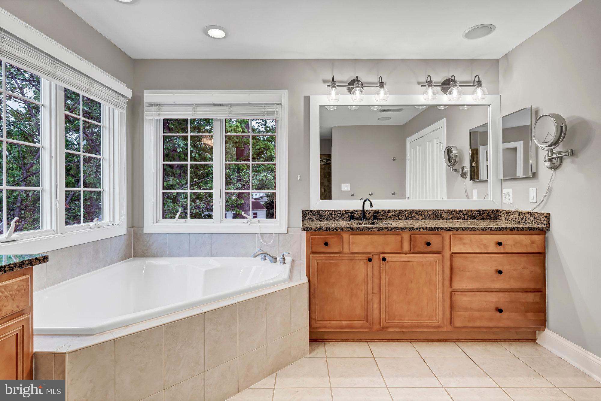 VIENNA WOODS - Residential