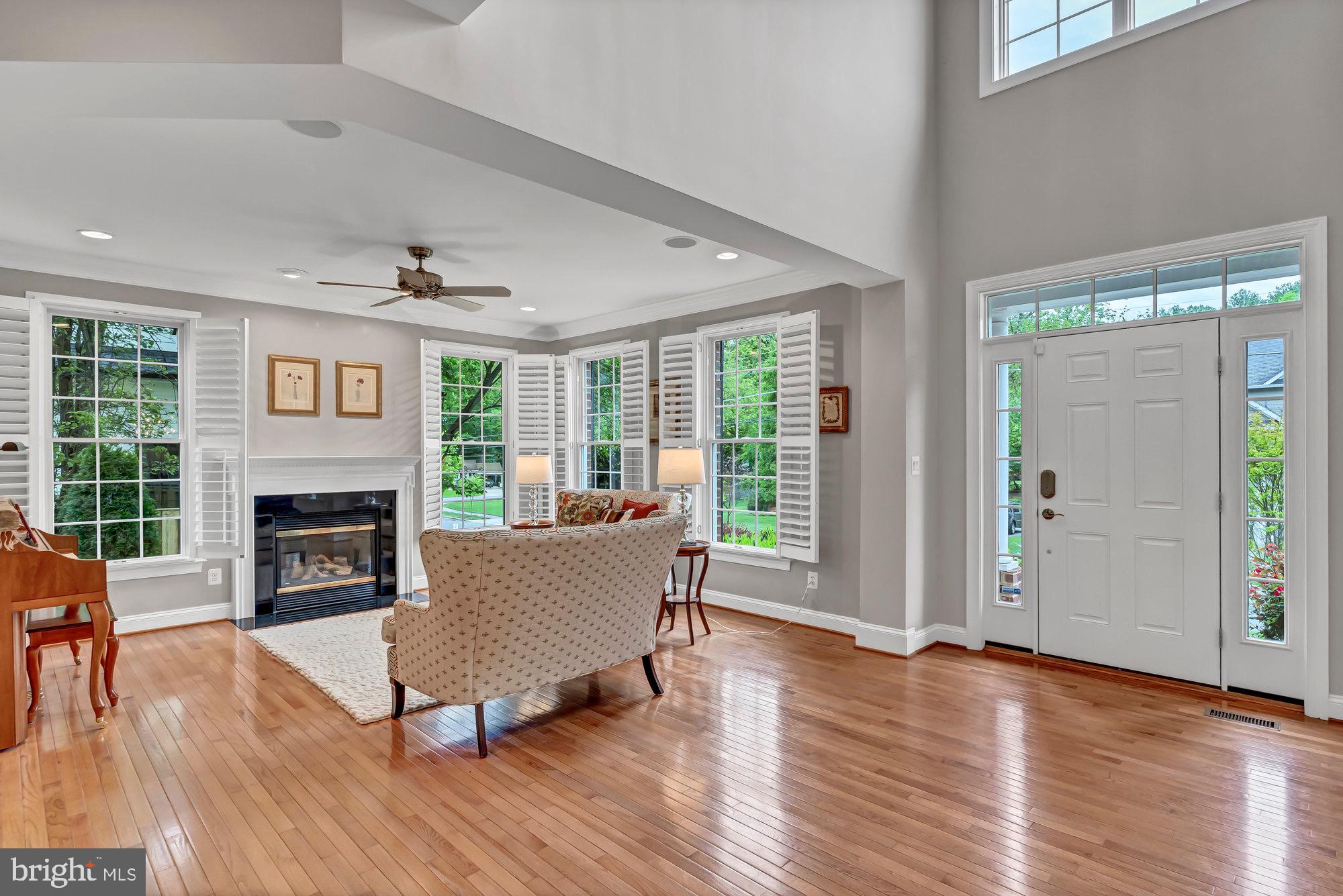 VIENNA WOODS - Residential