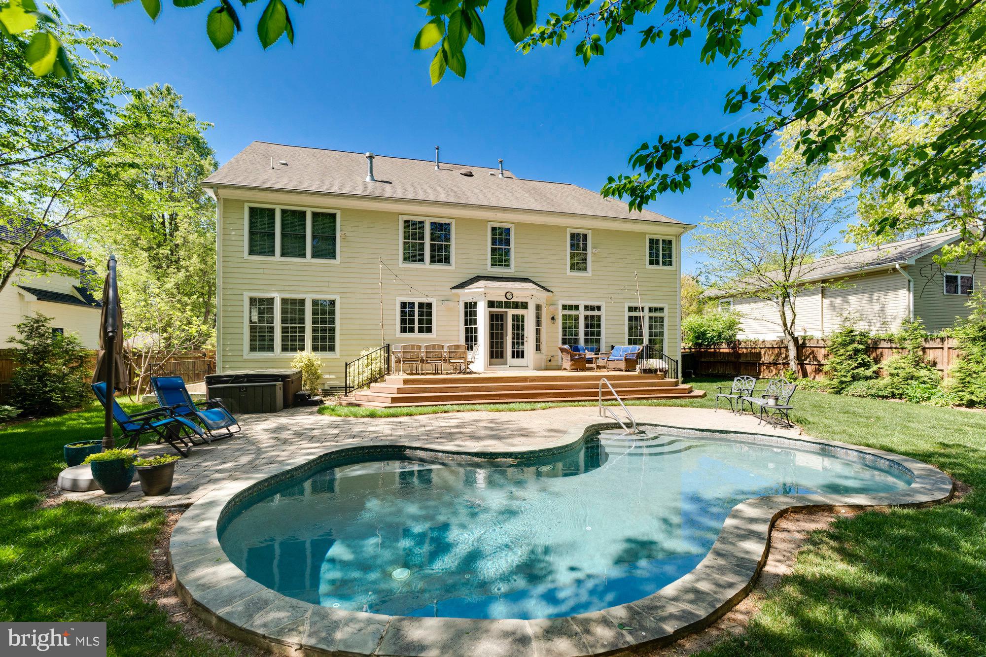 VIENNA WOODS - Residential