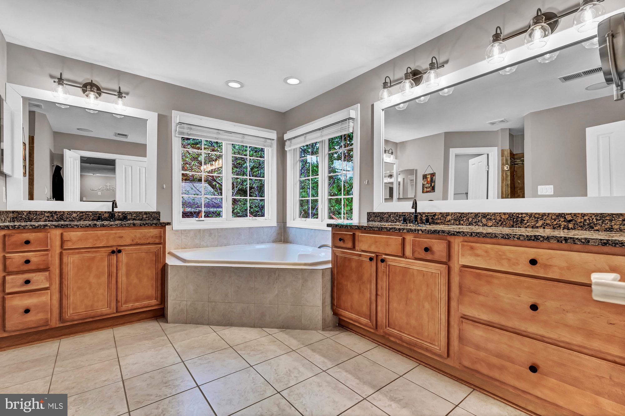 VIENNA WOODS - Residential