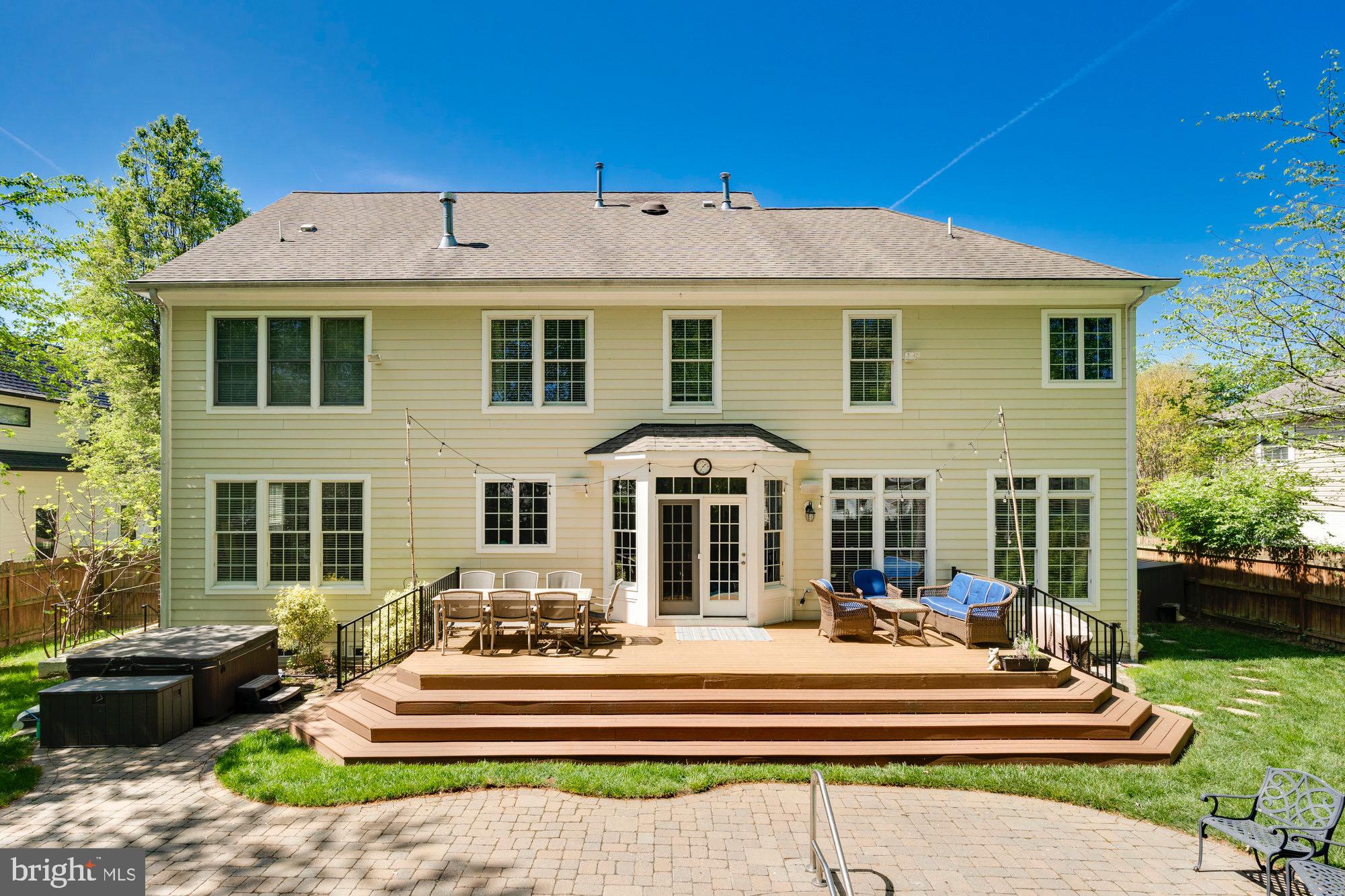 VIENNA WOODS - Residential