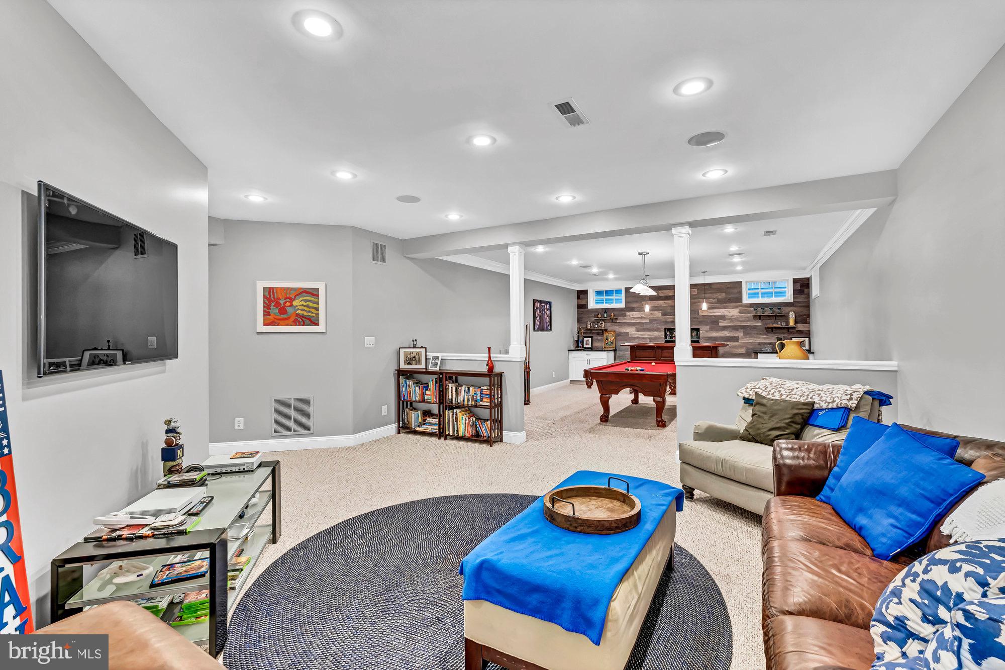 VIENNA WOODS - Residential