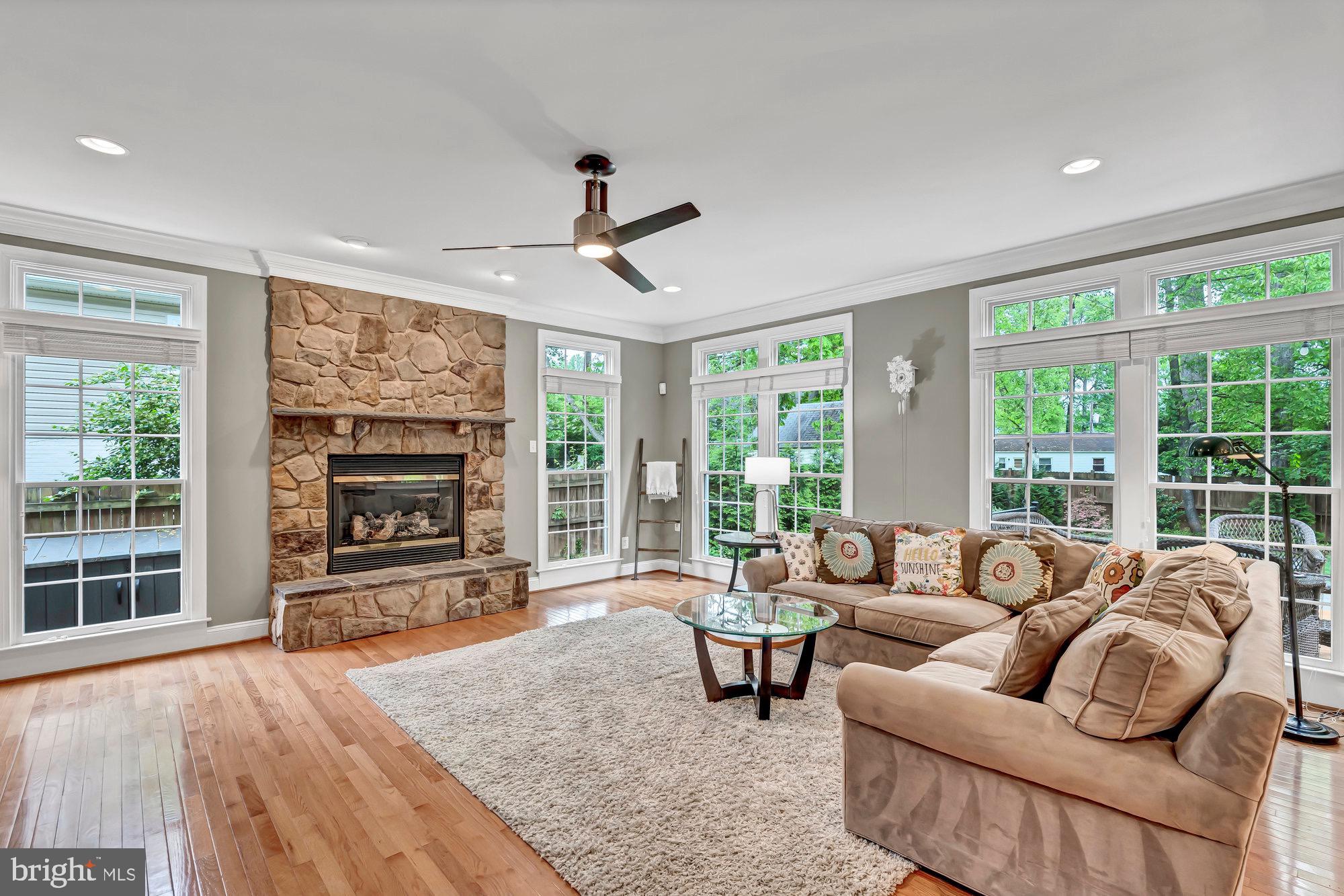 VIENNA WOODS - Residential