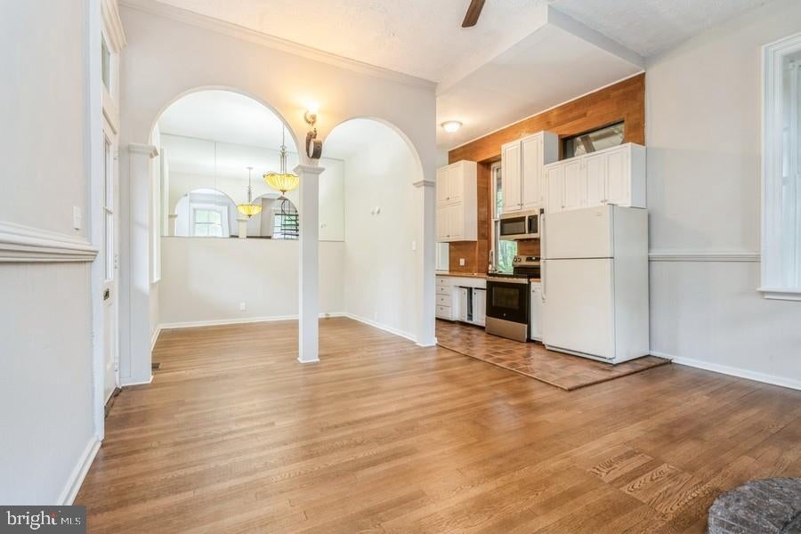 16 RAILROAD PLACE