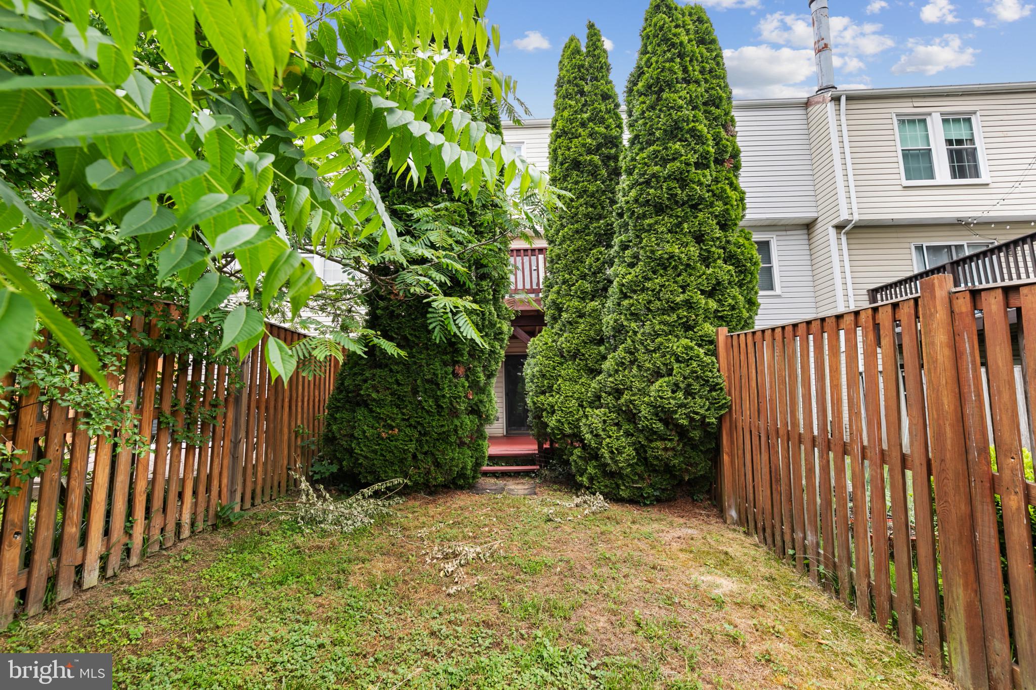 LAUREL WOODS - Residential Lease