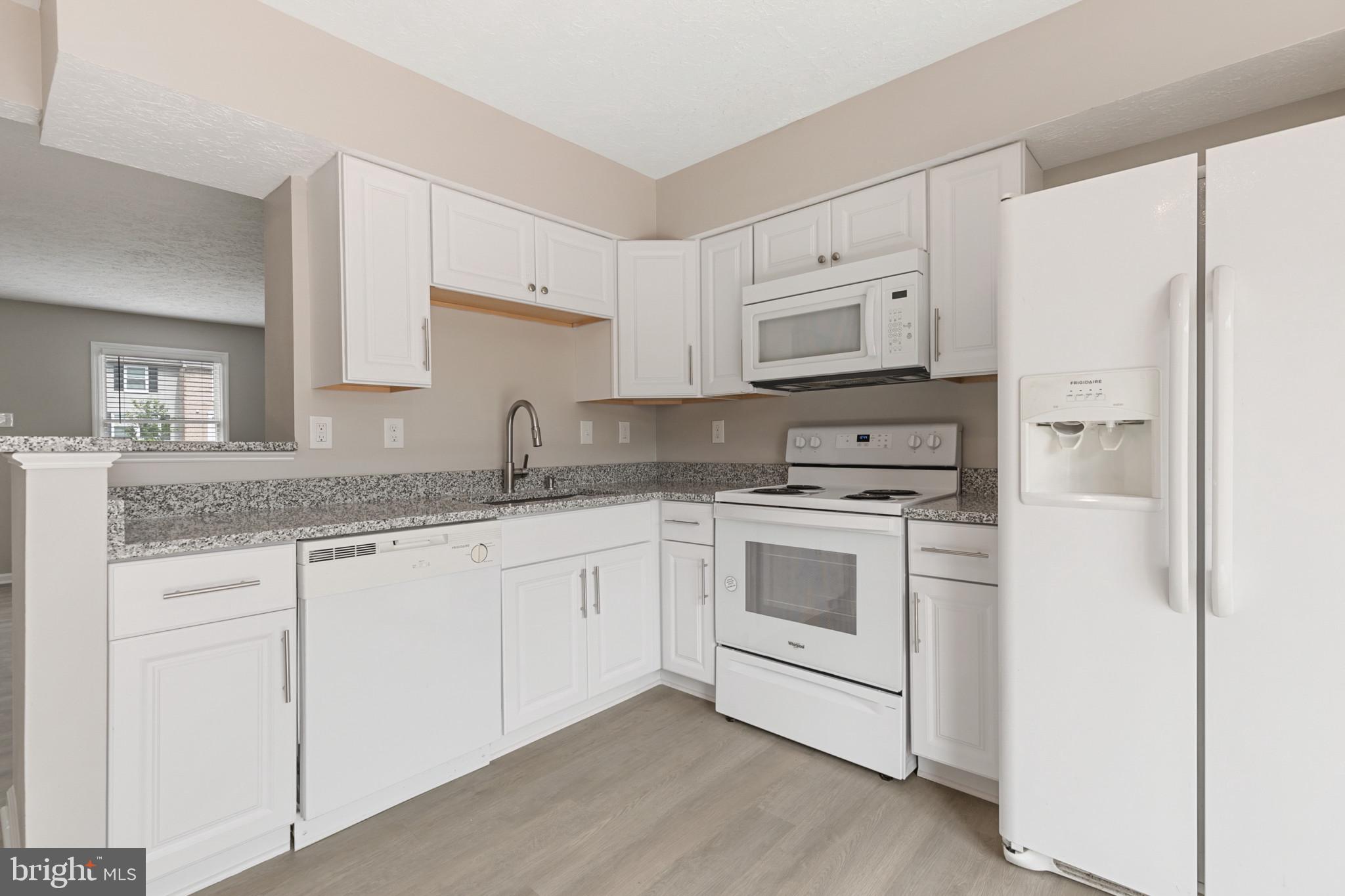 LAUREL WOODS - Residential Lease