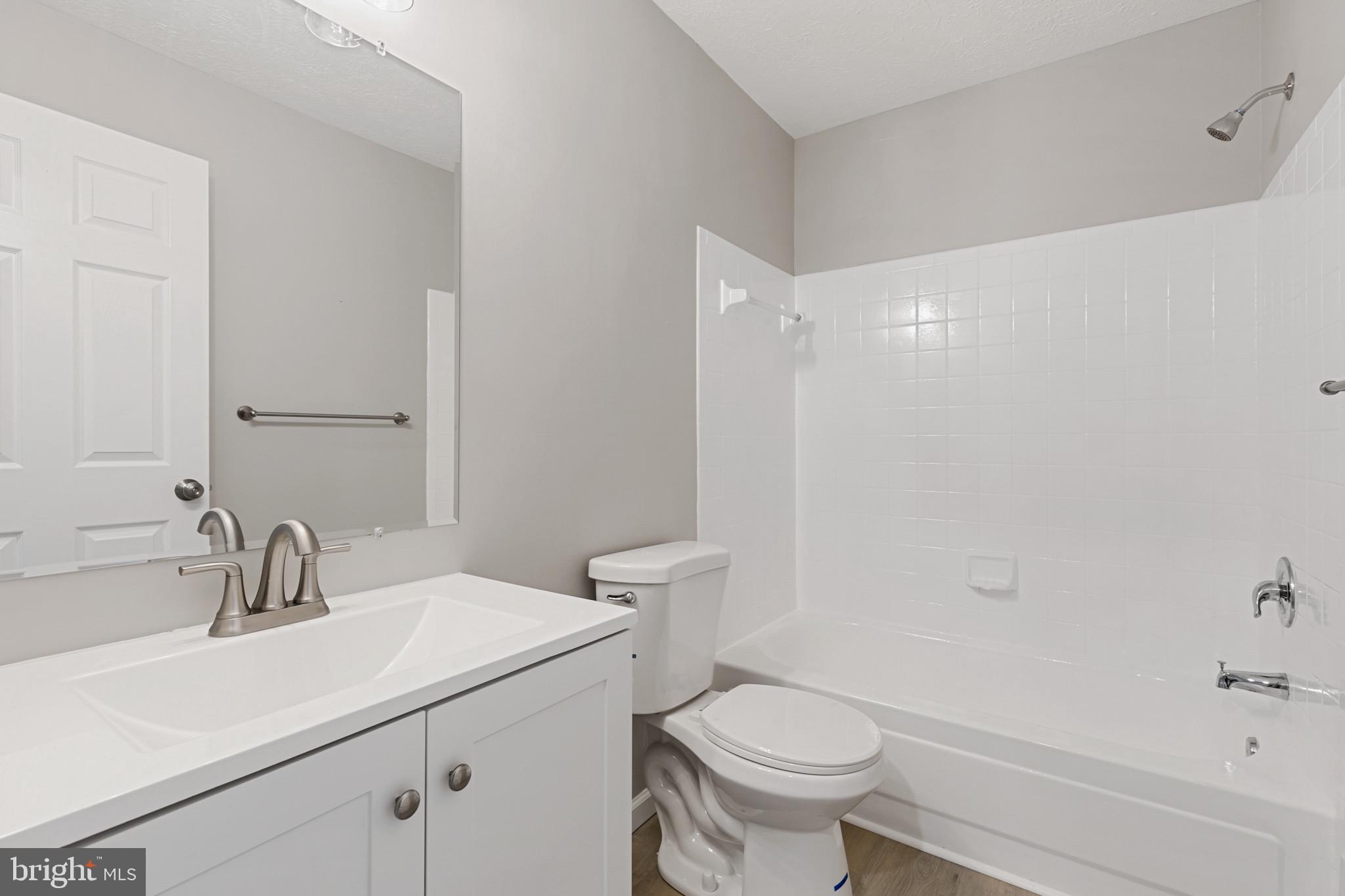 LAUREL WOODS - Residential Lease