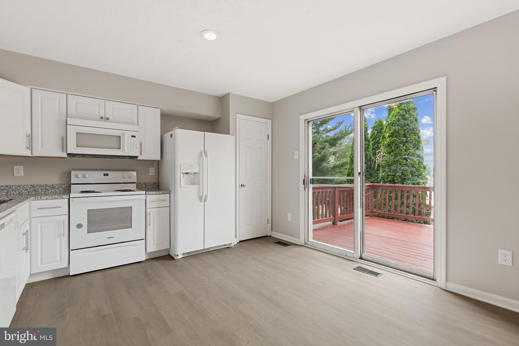 LAUREL WOODS - Residential Lease