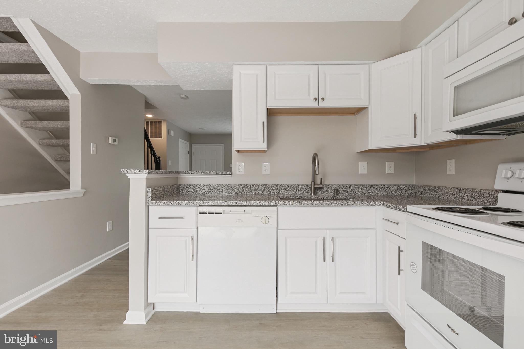 LAUREL WOODS - Residential Lease