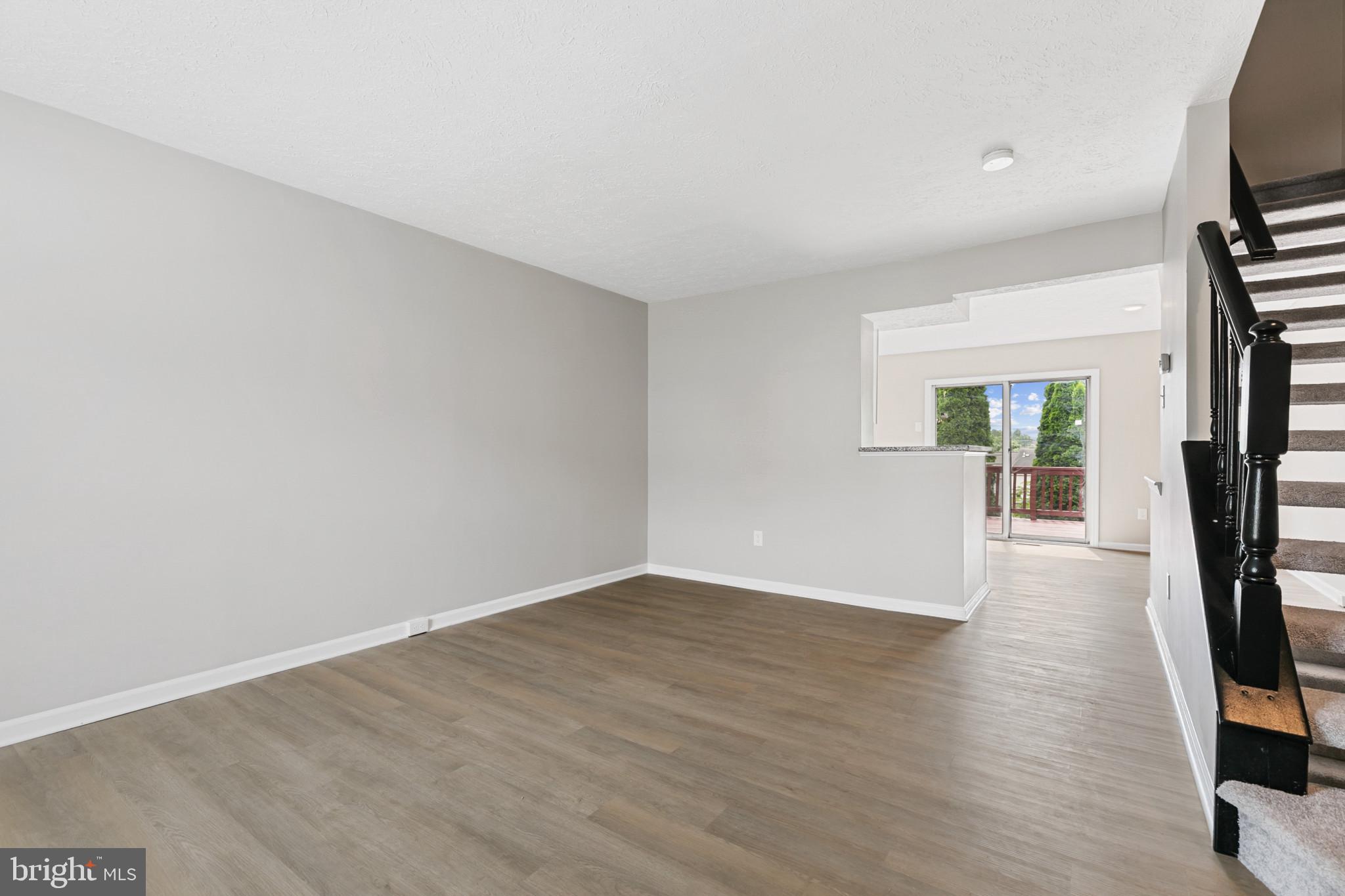LAUREL WOODS - Residential Lease