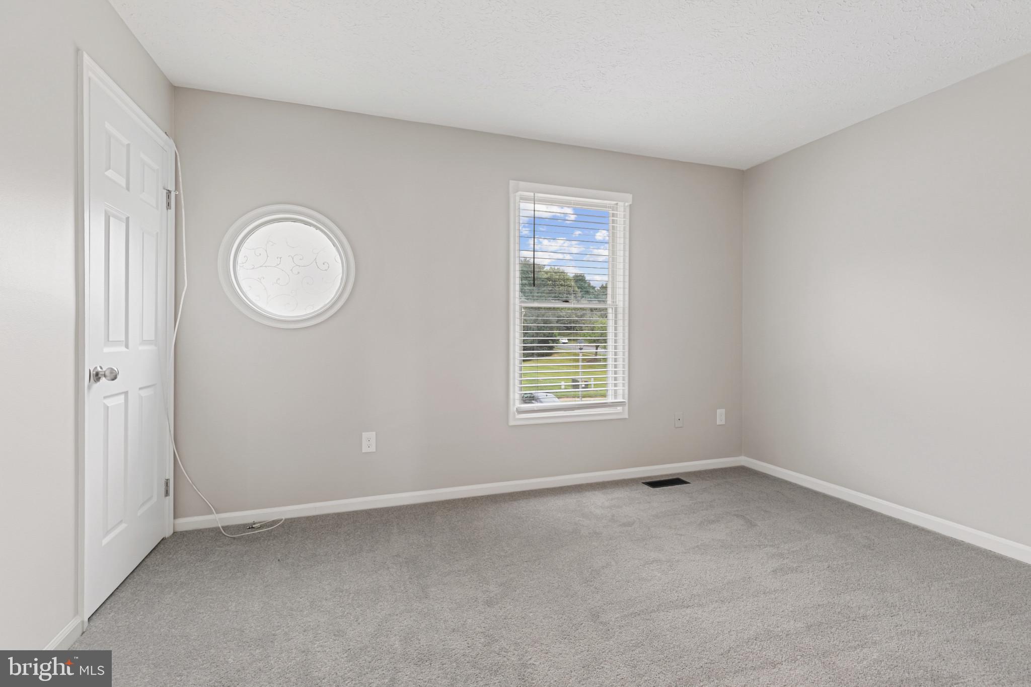 LAUREL WOODS - Residential Lease