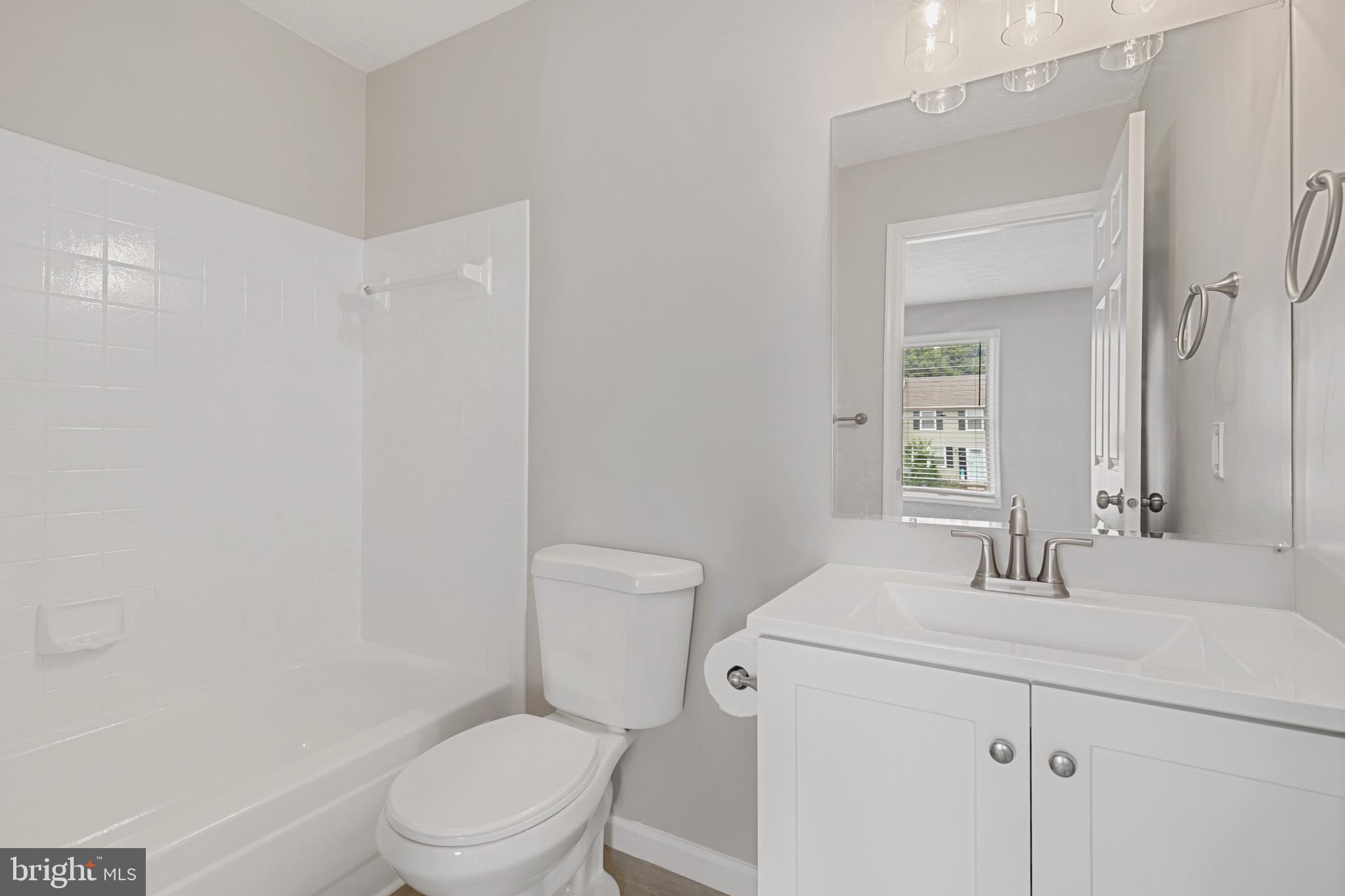 LAUREL WOODS - Residential Lease