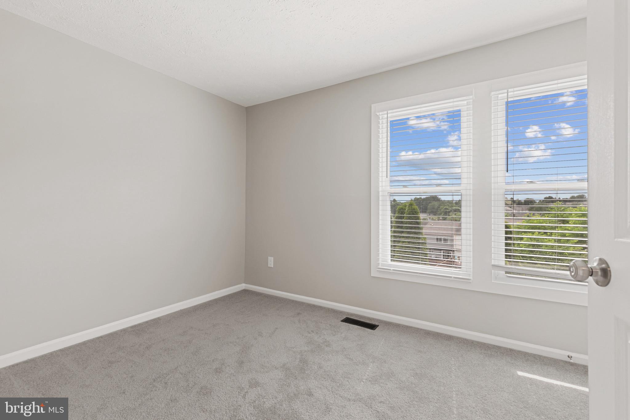 LAUREL WOODS - Residential Lease