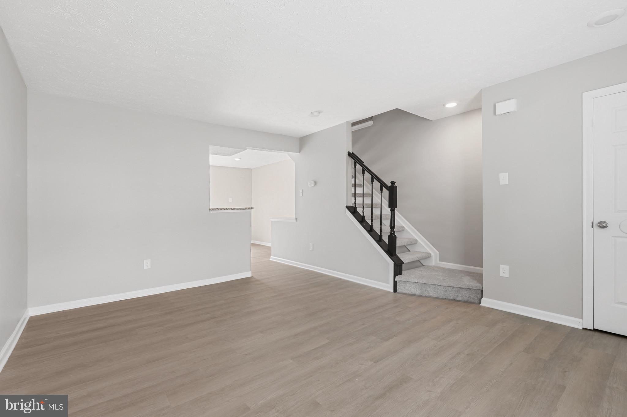 LAUREL WOODS - Residential Lease