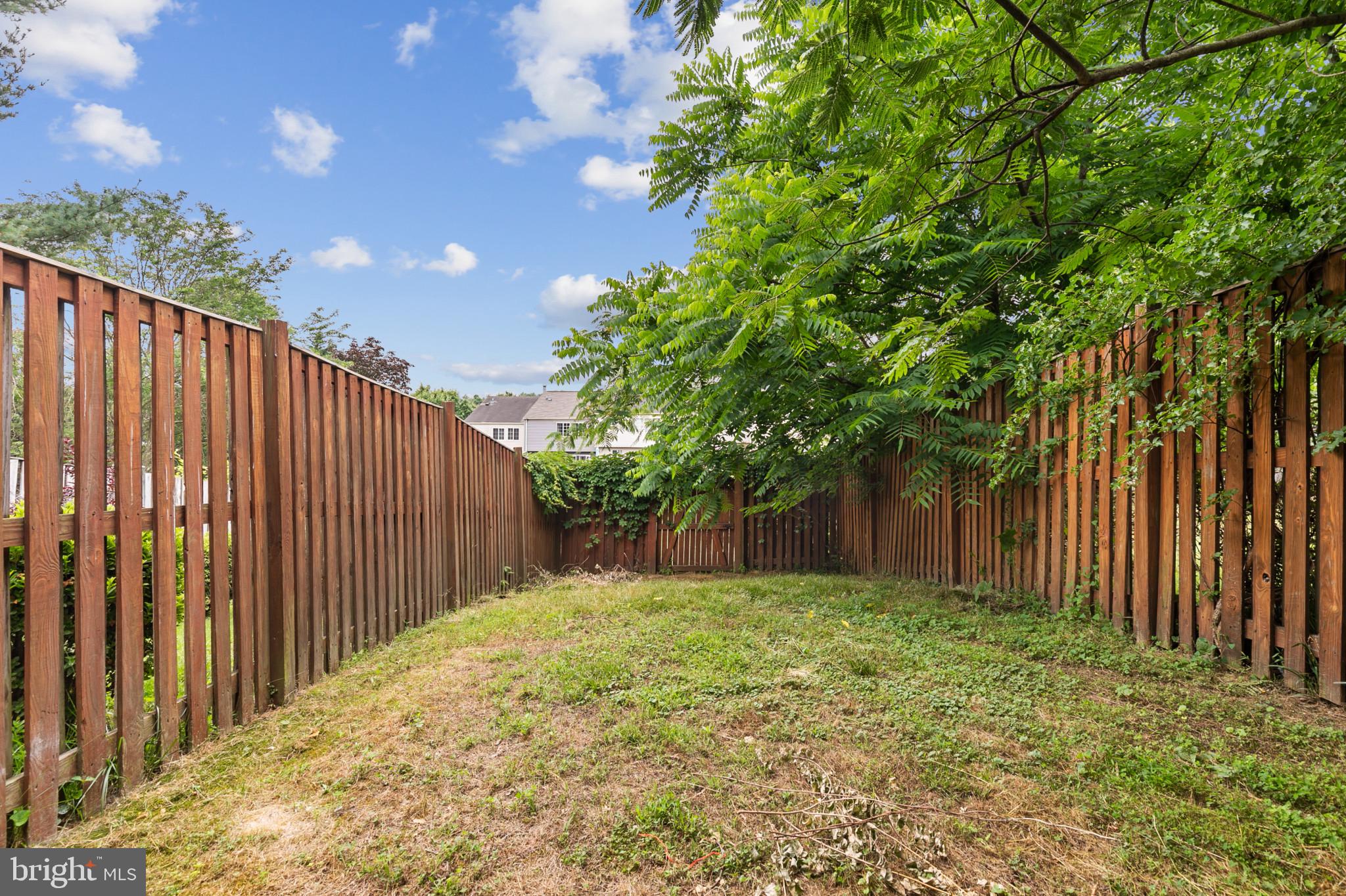 LAUREL WOODS - Residential Lease