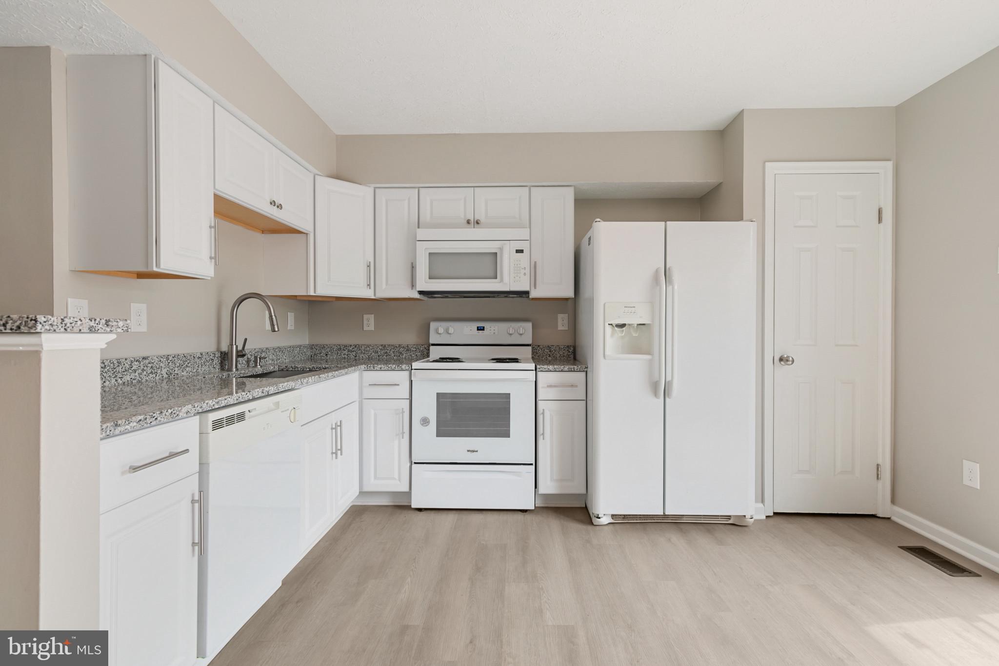 LAUREL WOODS - Residential Lease