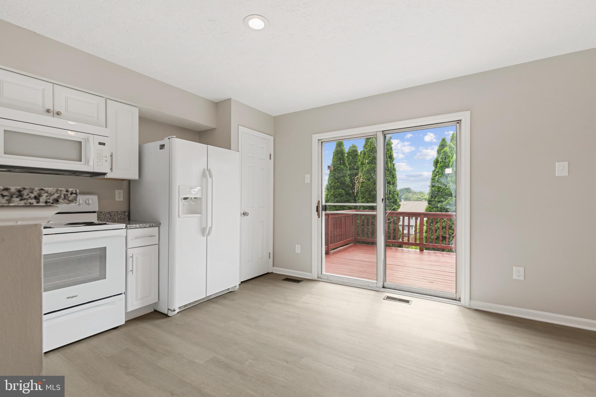 LAUREL WOODS - Residential Lease