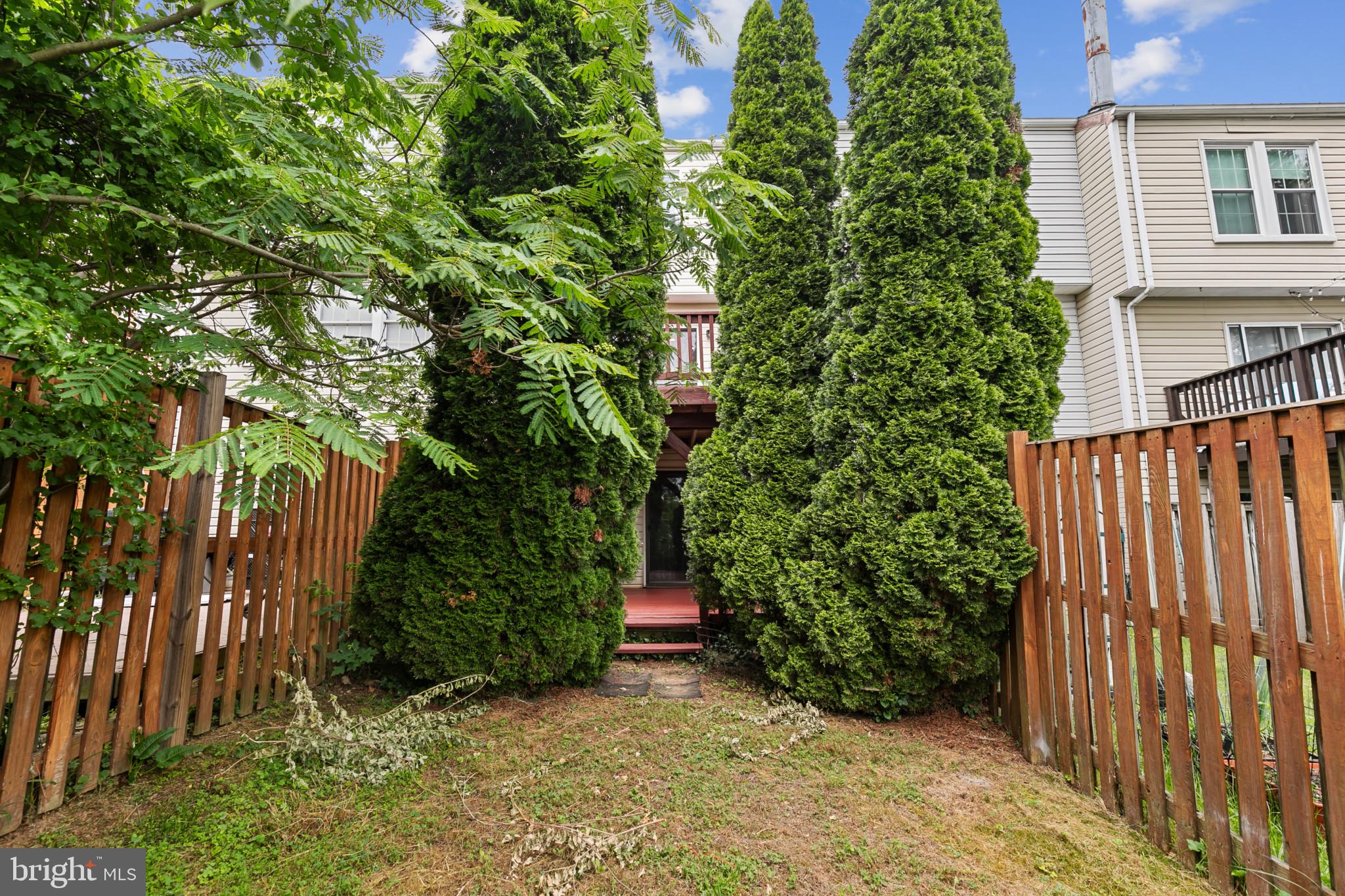 LAUREL WOODS - Residential Lease