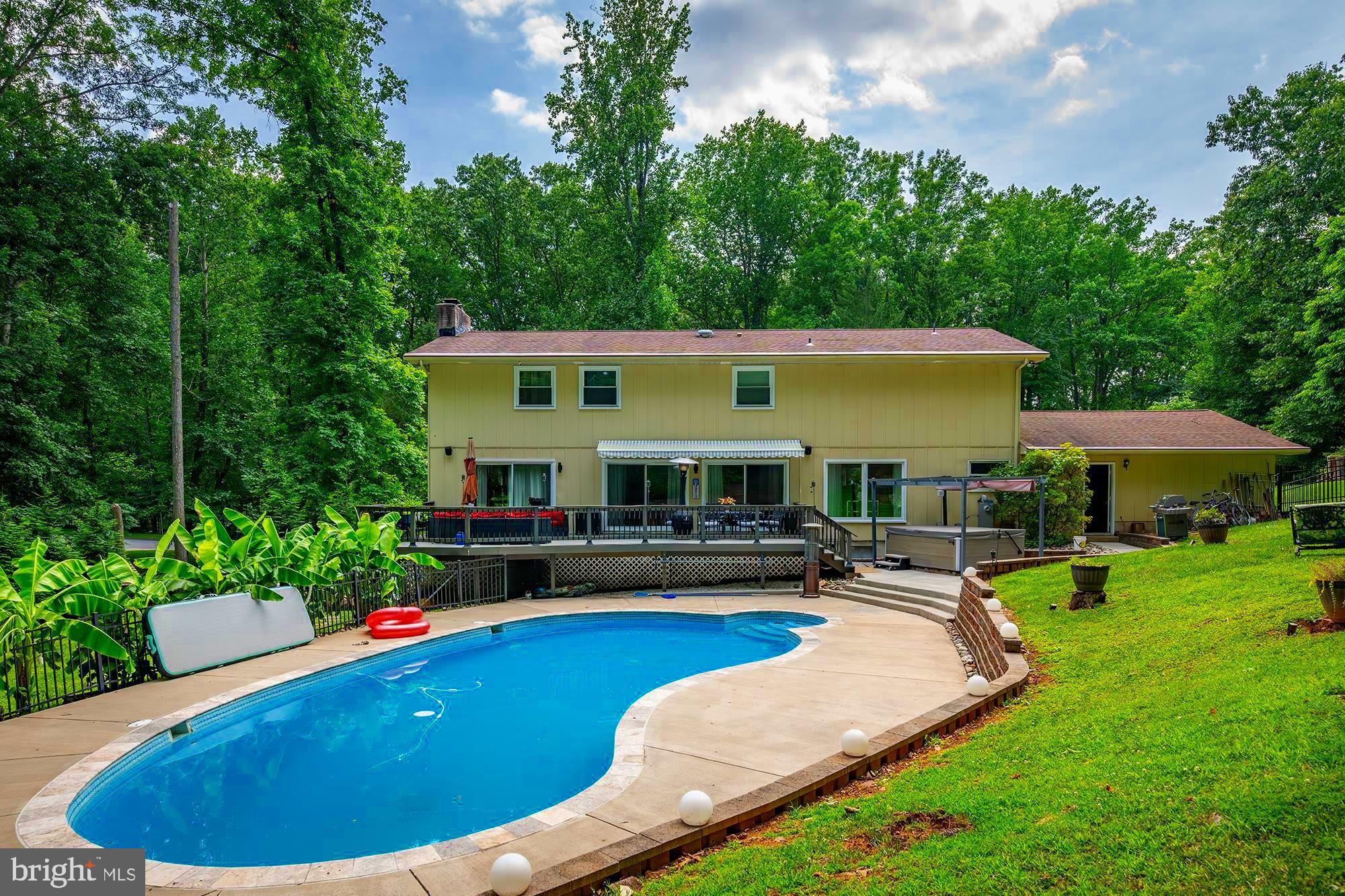 CAVES PARK - Residential