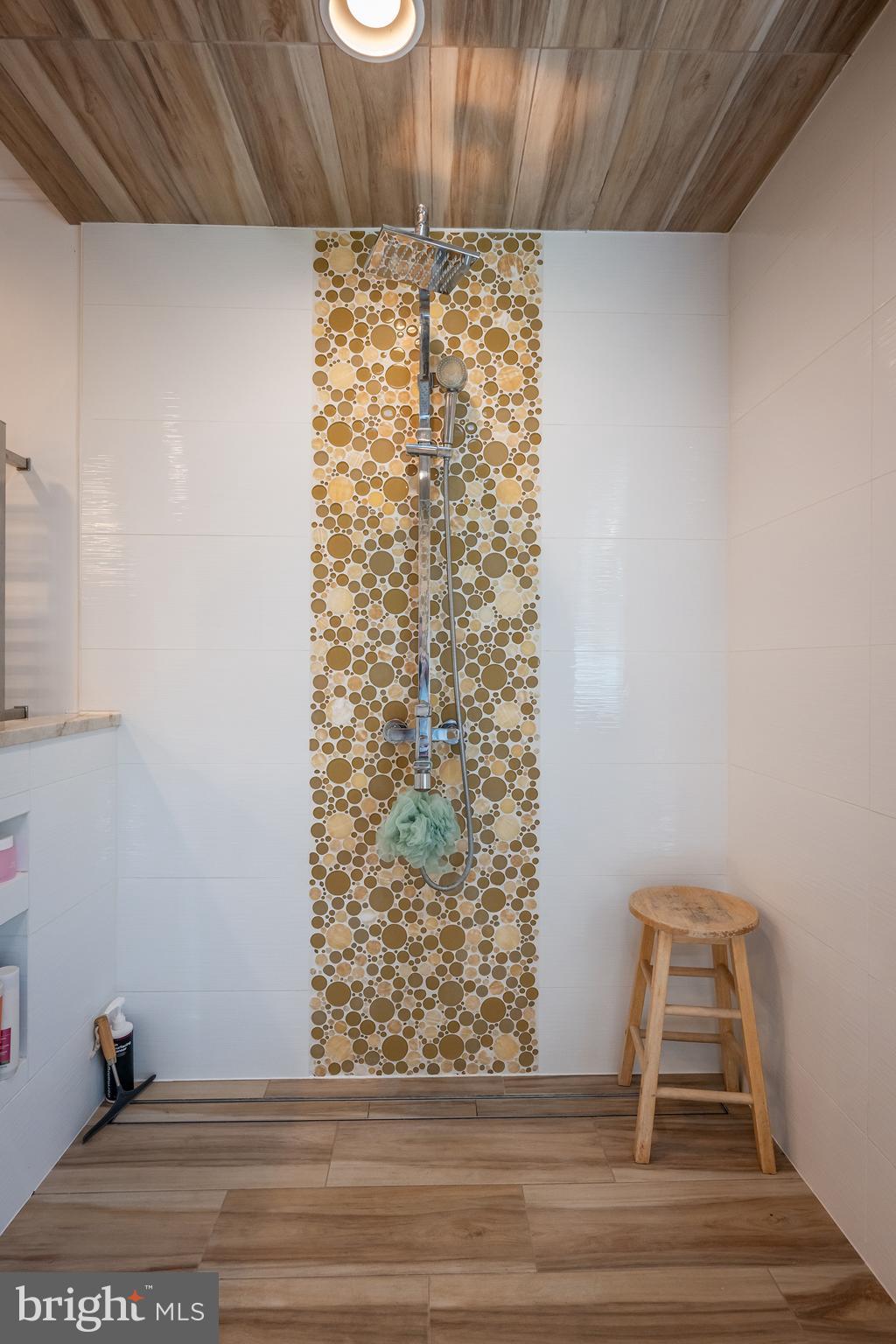 CAVES PARK - Residential