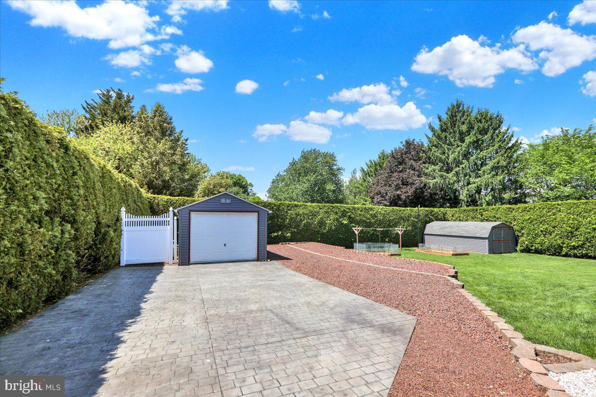 2487 ELLENDALE DRIVE