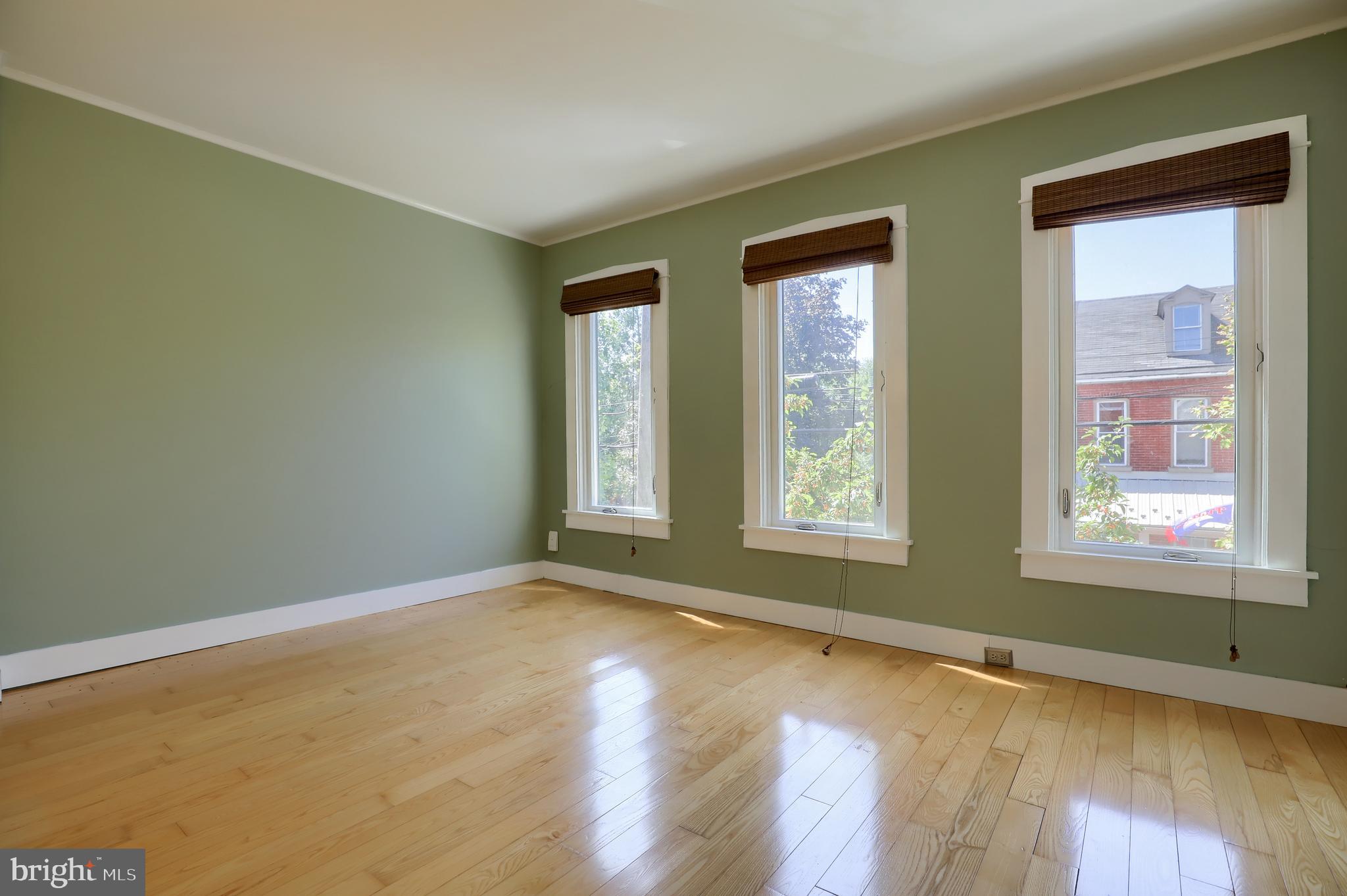 CHESTNUT HILL - Residential