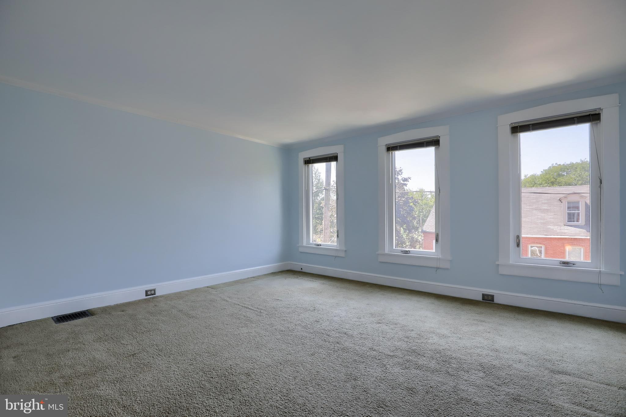 CHESTNUT HILL - Residential