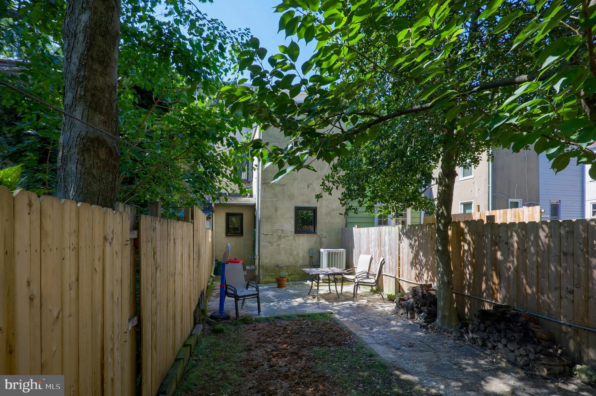 CHESTNUT HILL - Residential