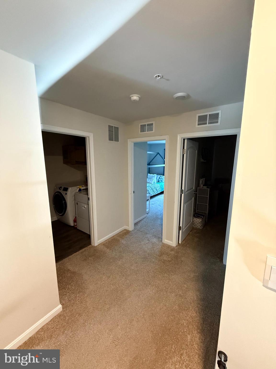 HUNTINGFIELDS - Residential