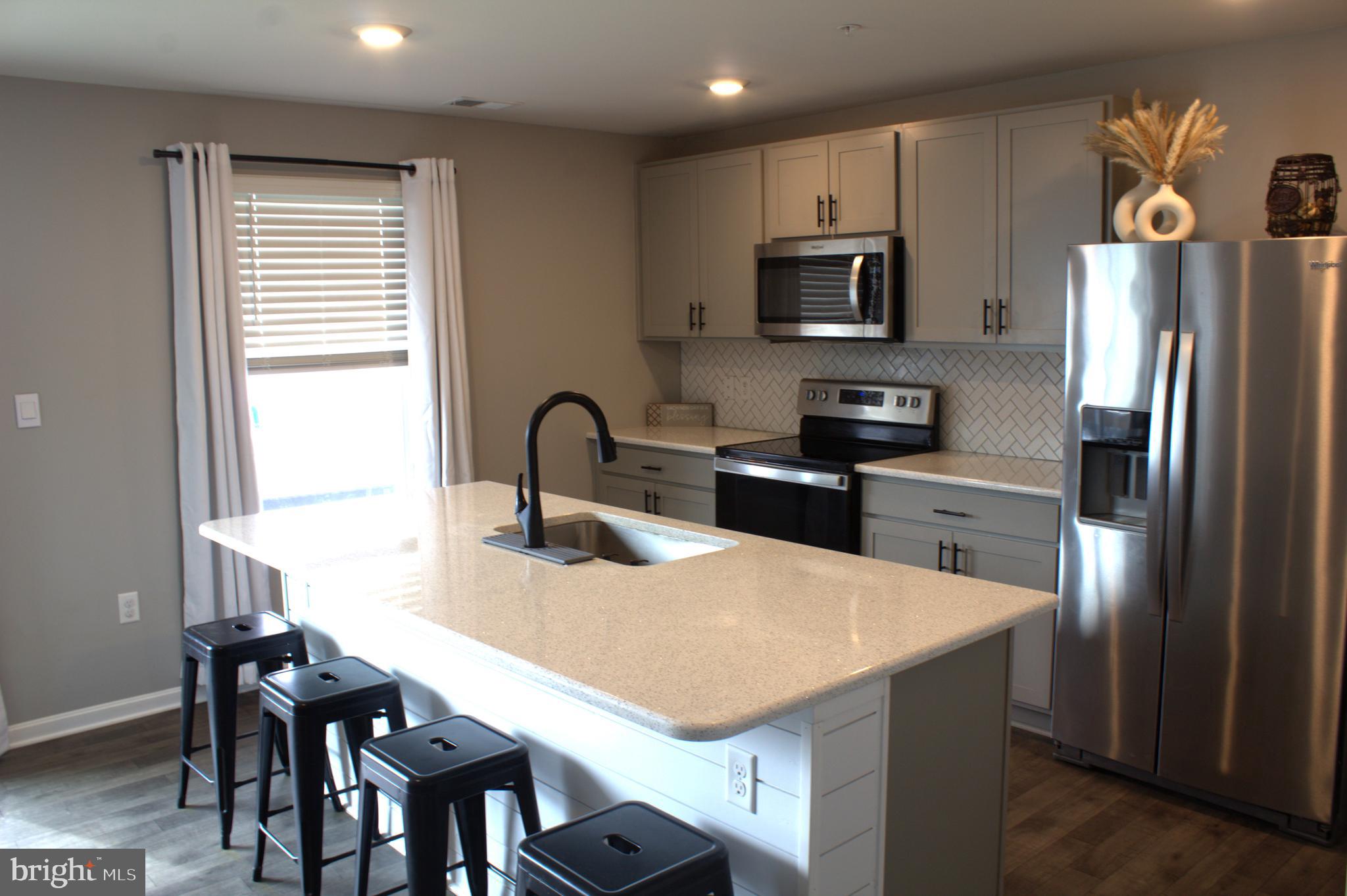 HUNTINGFIELDS - Residential