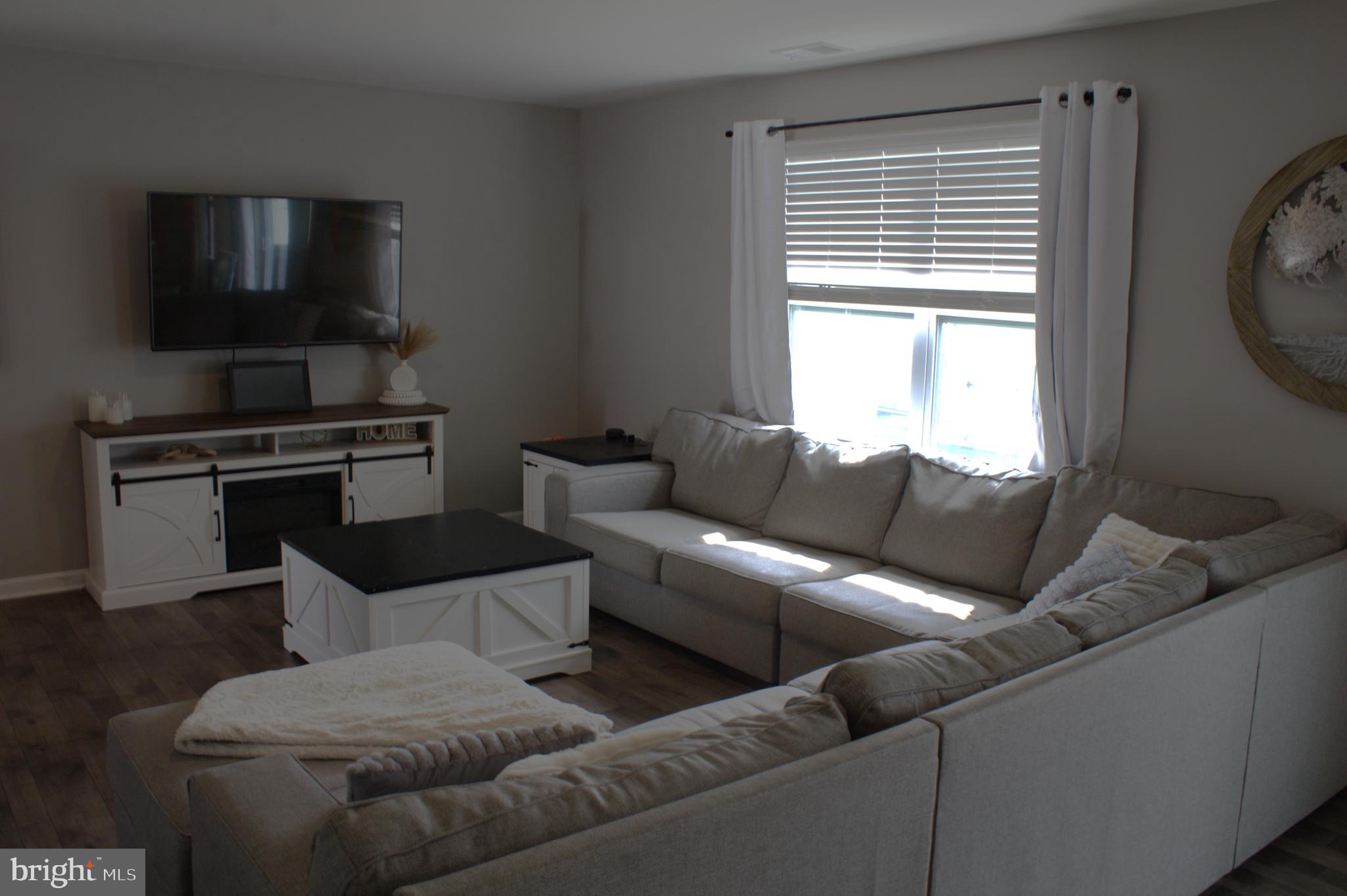 HUNTINGFIELDS - Residential