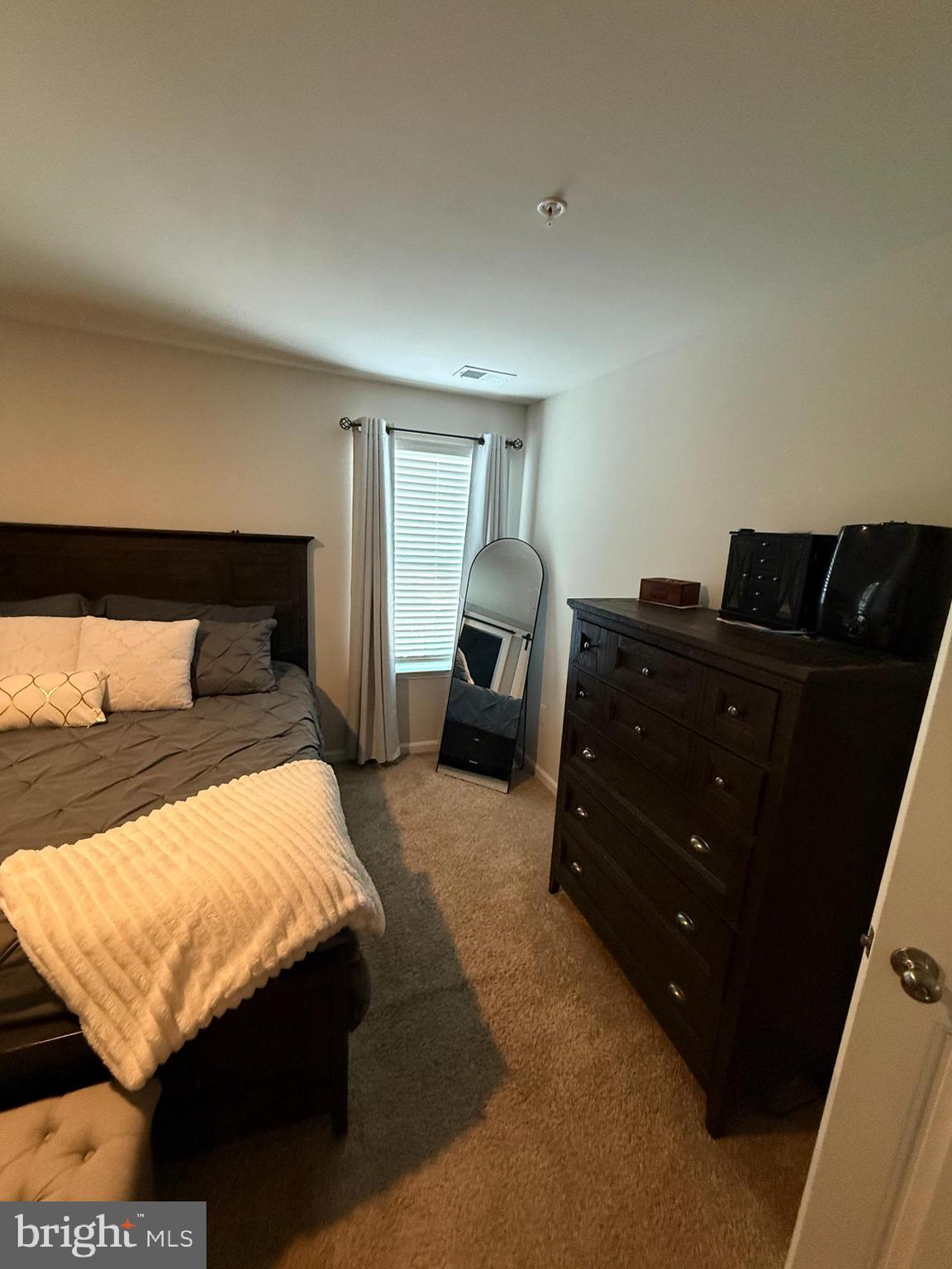 HUNTINGFIELDS - Residential