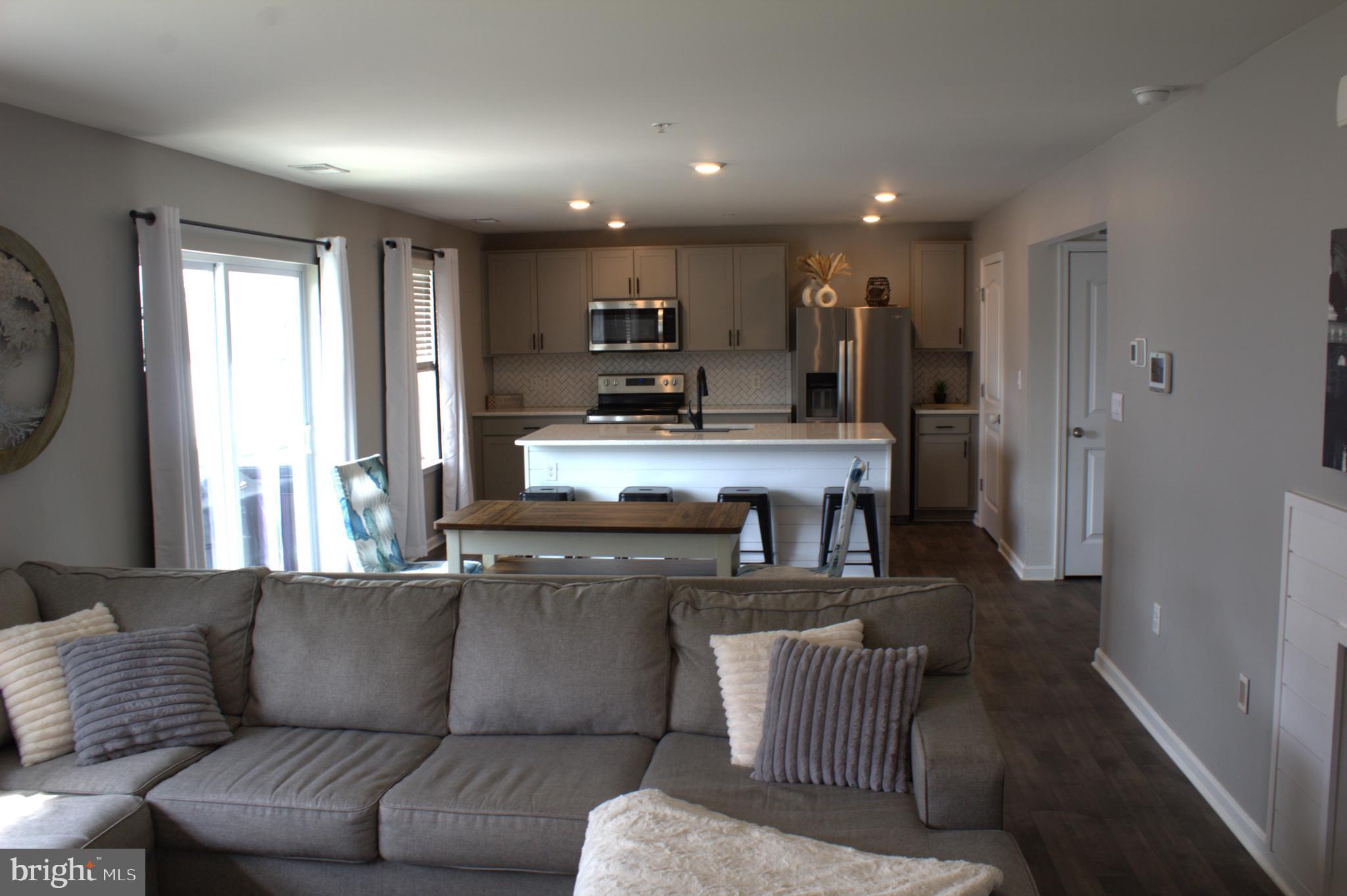 HUNTINGFIELDS - Residential