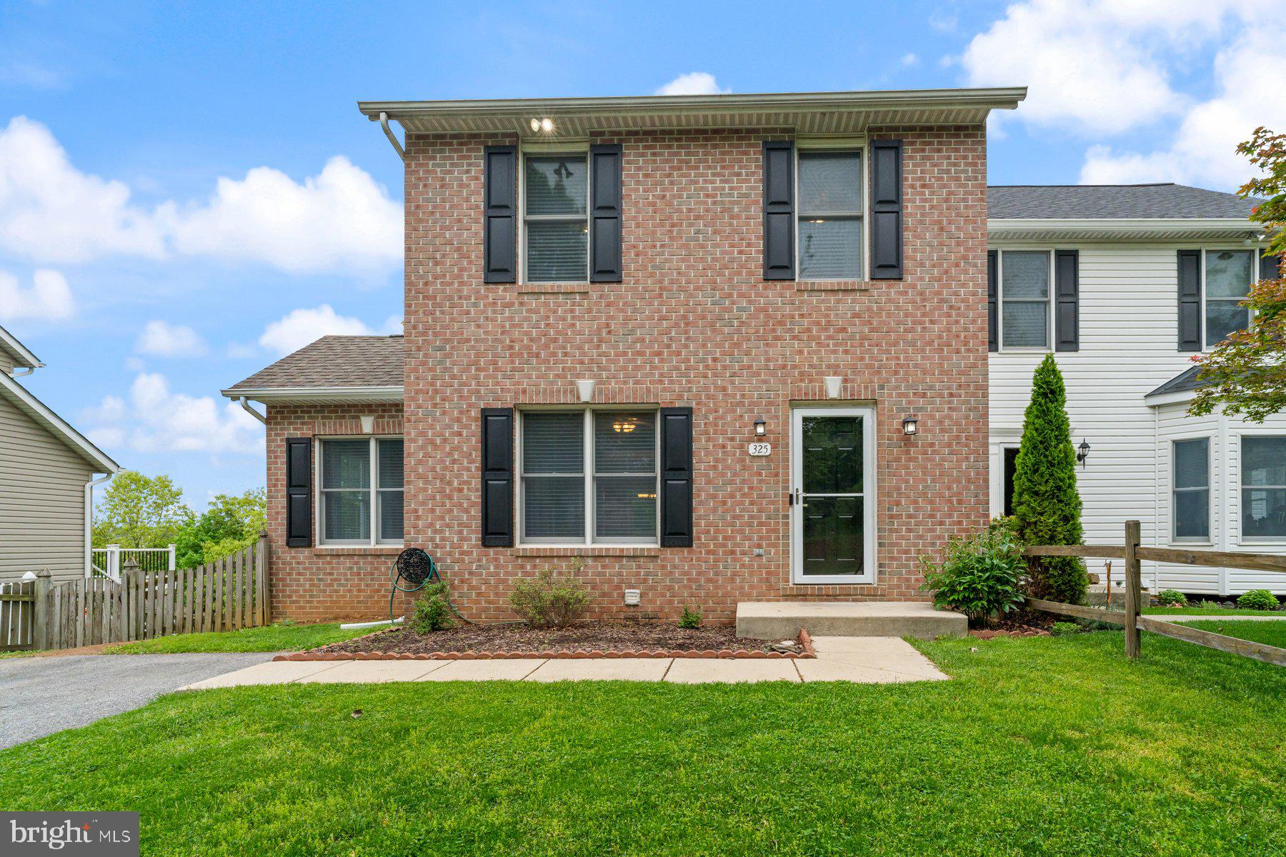 325 GOLDENROD COURT