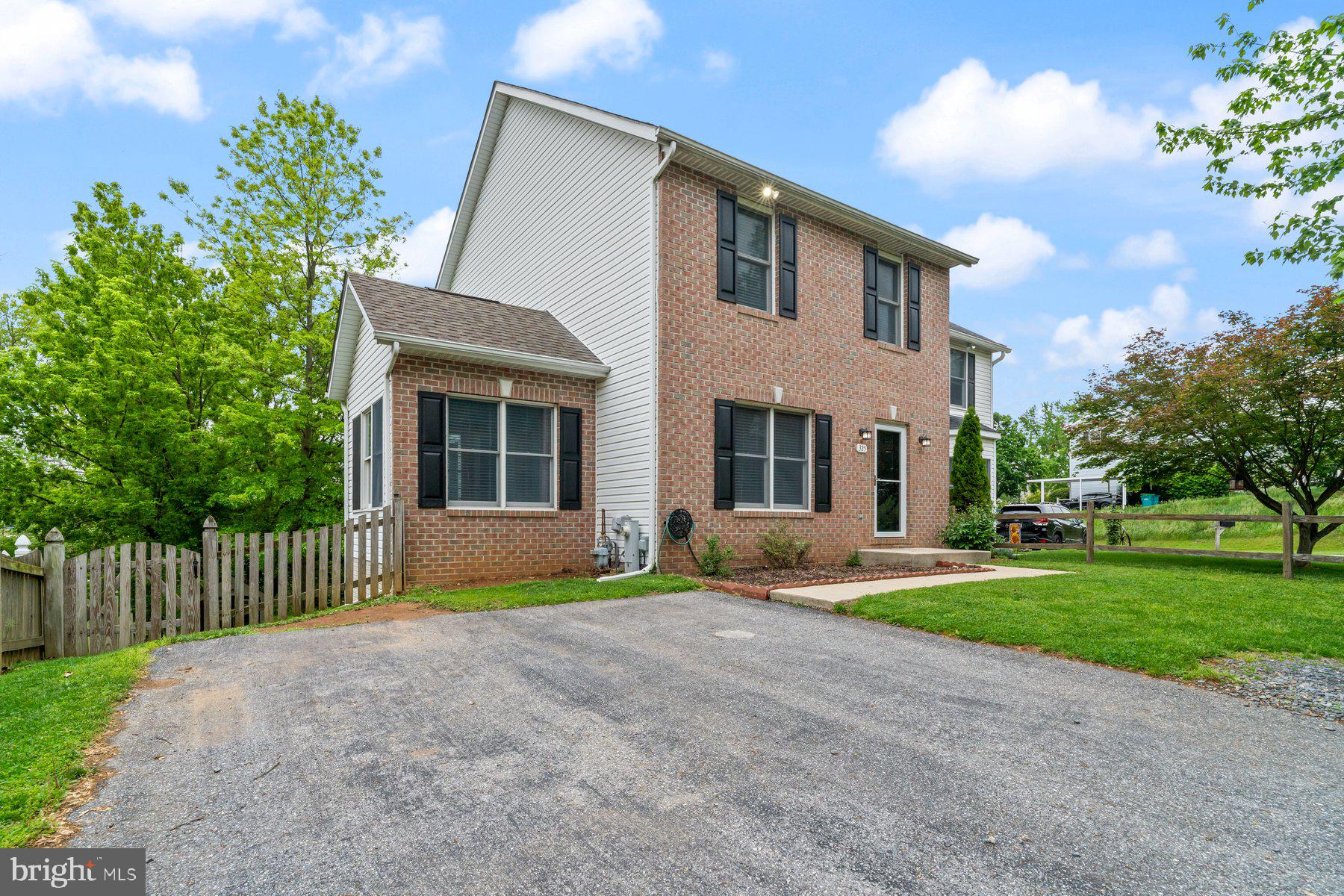 325 GOLDENROD COURT