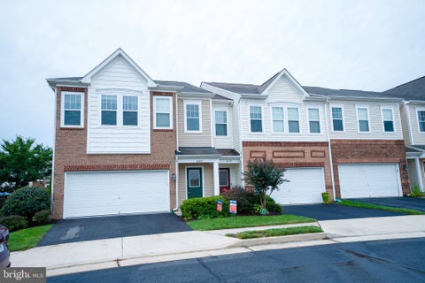 Townhouse For Sale - 41935 Stoneyford Terrace<br/> Loudoun County, ALDIE, VA 20105